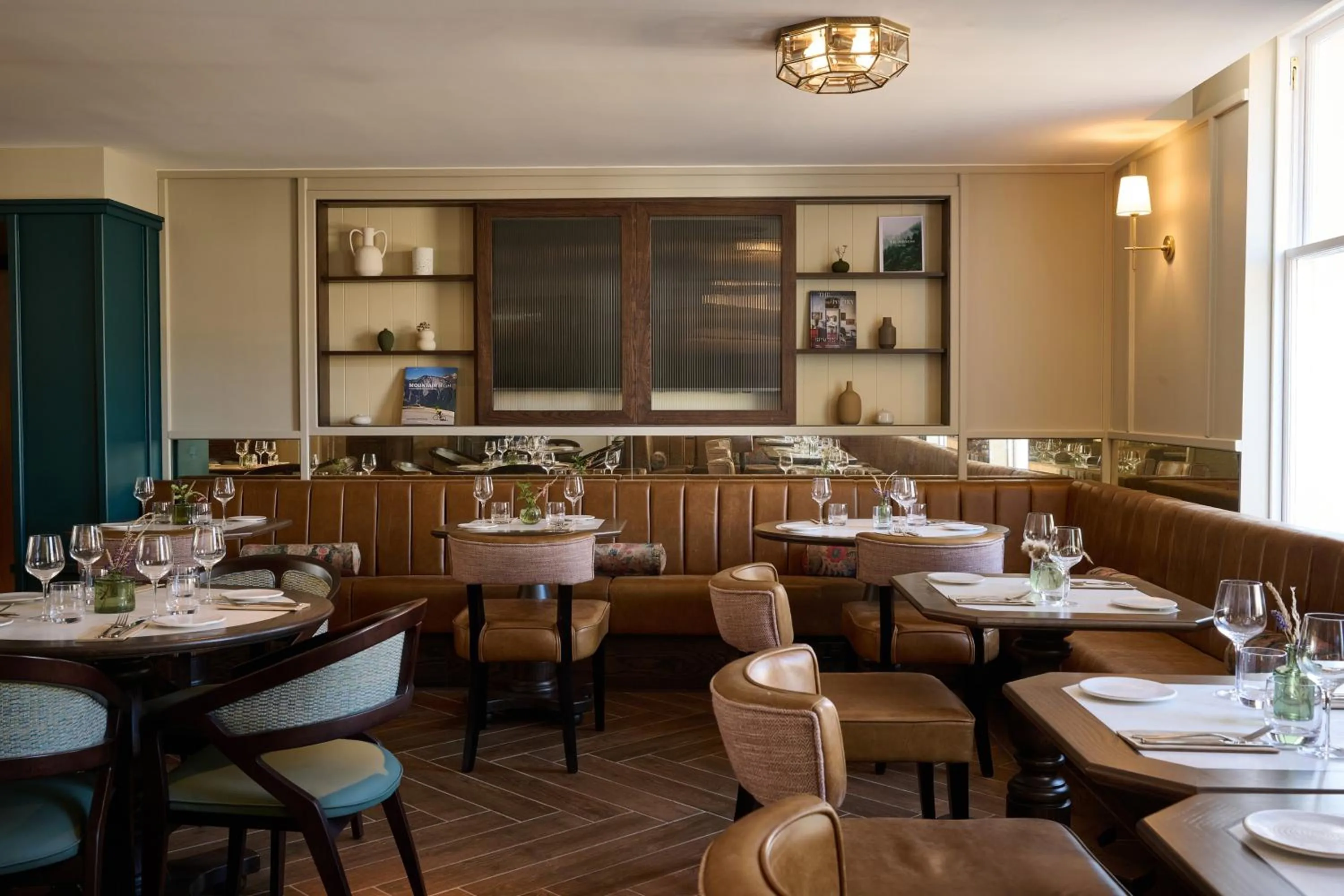 Restaurant/places to eat in The Leddie Hotel