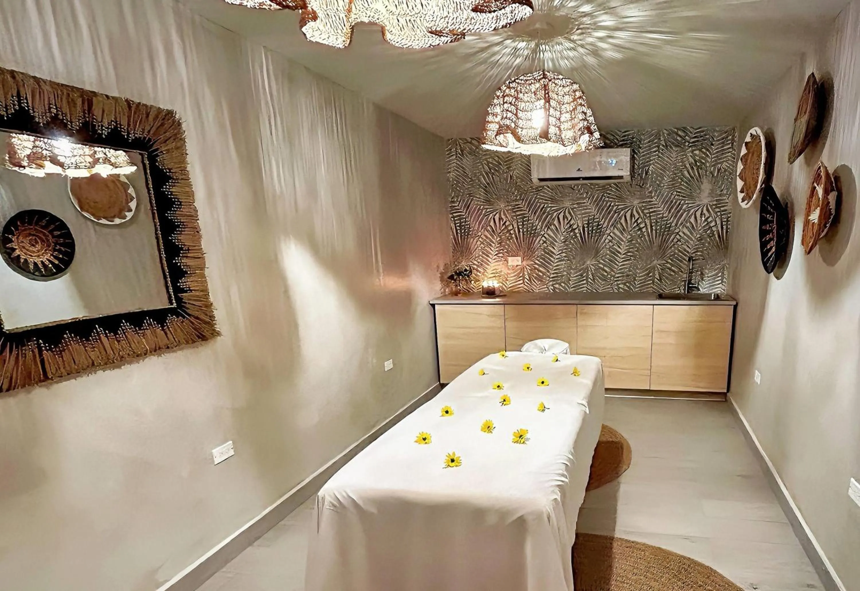 Spa and wellness centre/facilities in Bali Hotel Adults Only Isla Verde, a Trademark by Wyndham