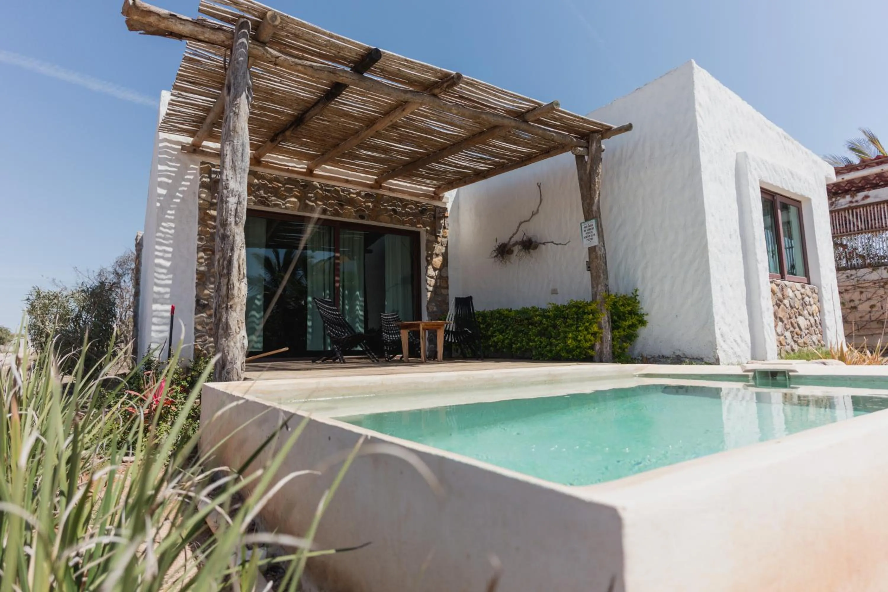 Pool view in Toninas México Bungalow