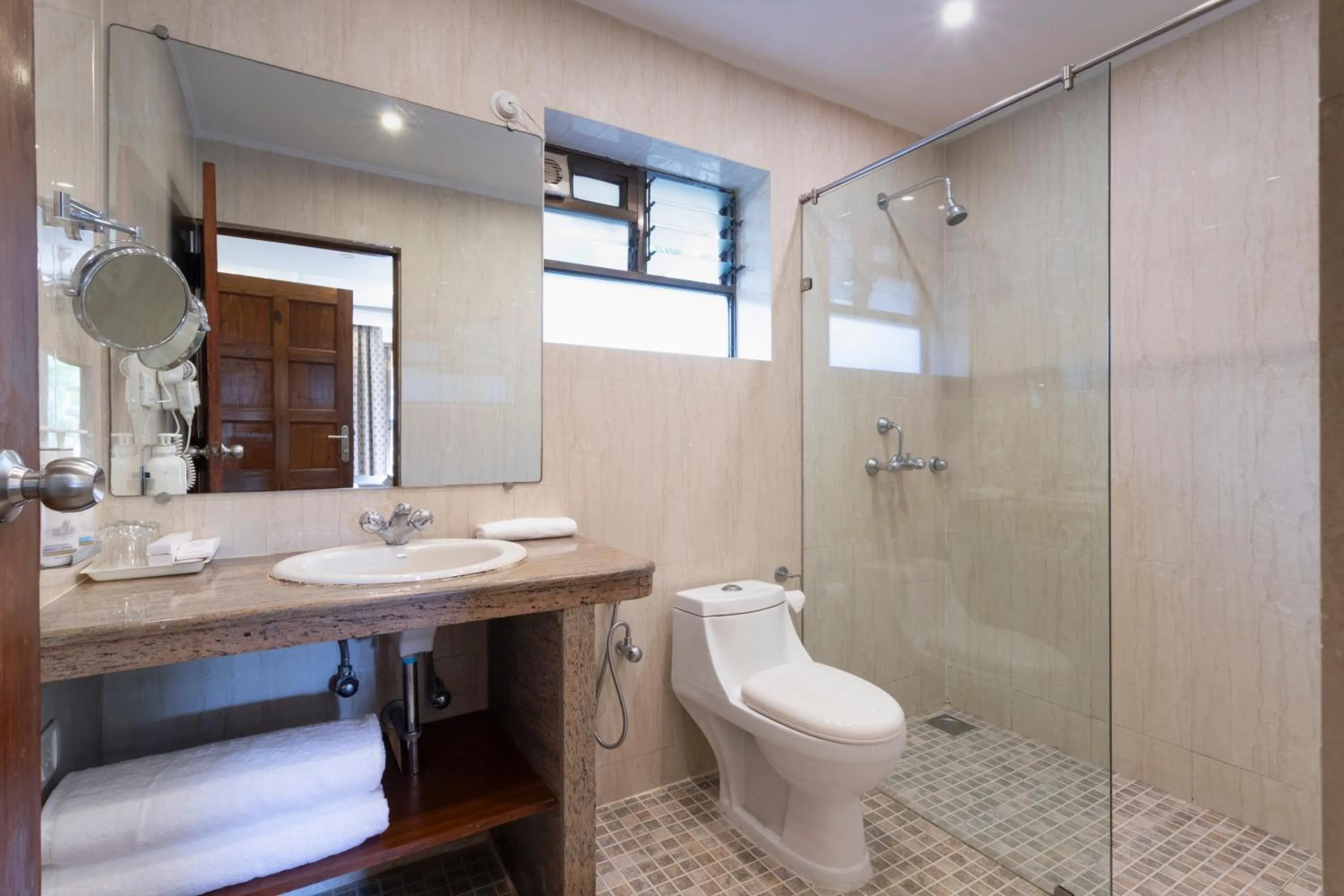 Bathroom in De Mandarin Beach Resort Suites & Villas, Candolim