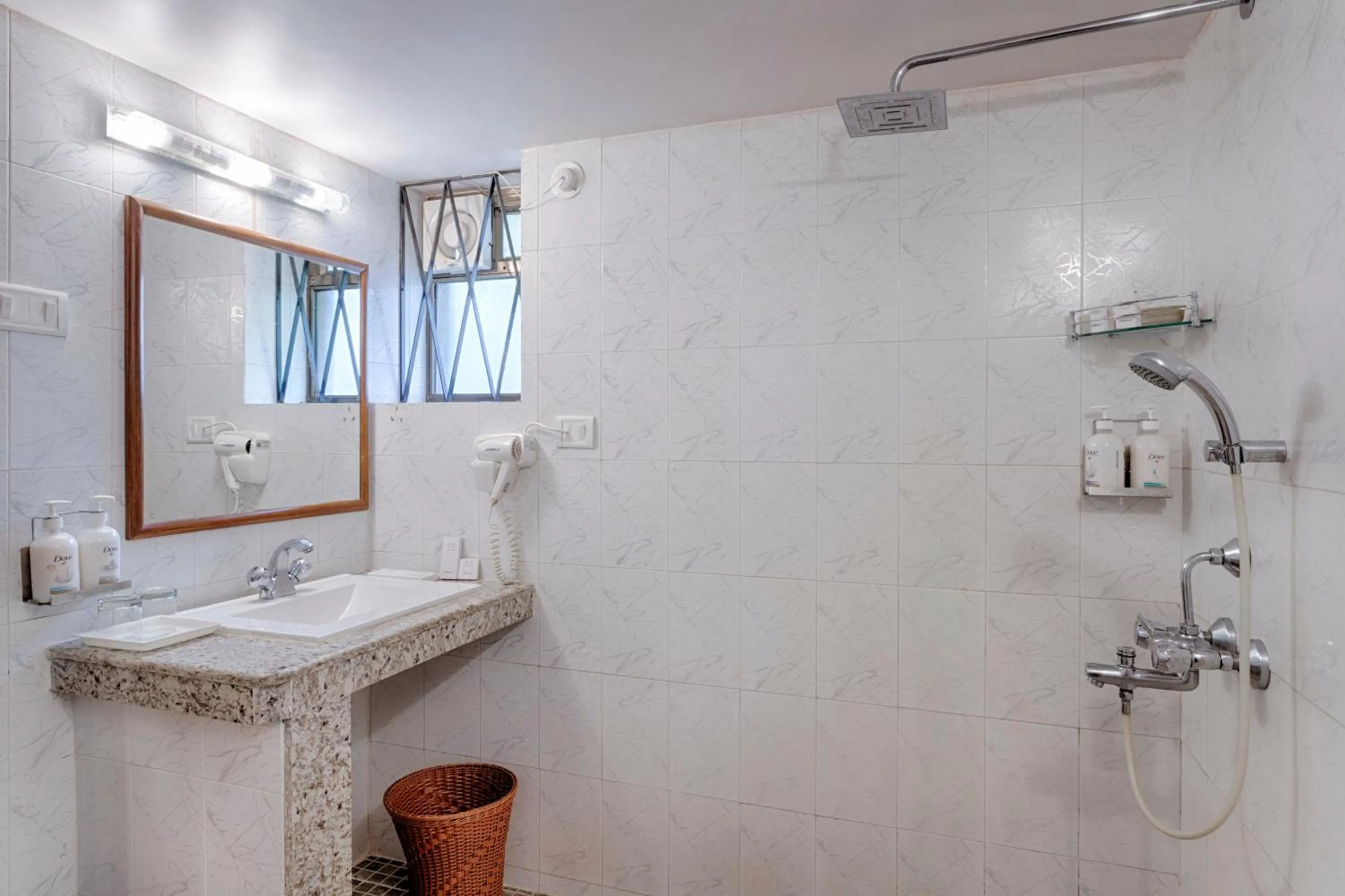 Bathroom in De Mandarin Beach Resort Suites & Villas, Candolim