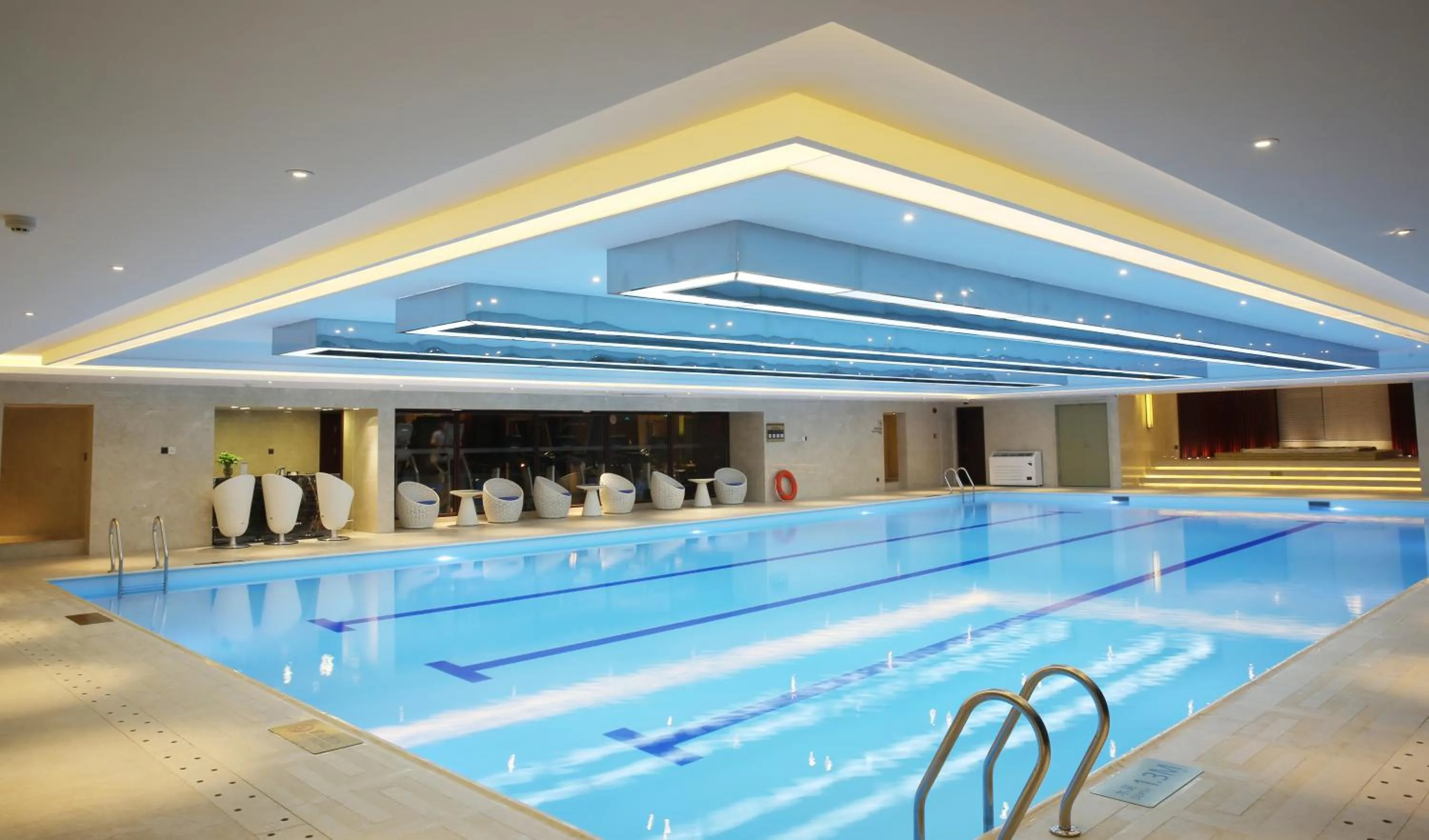 Swimming pool in Shantou International Hotel