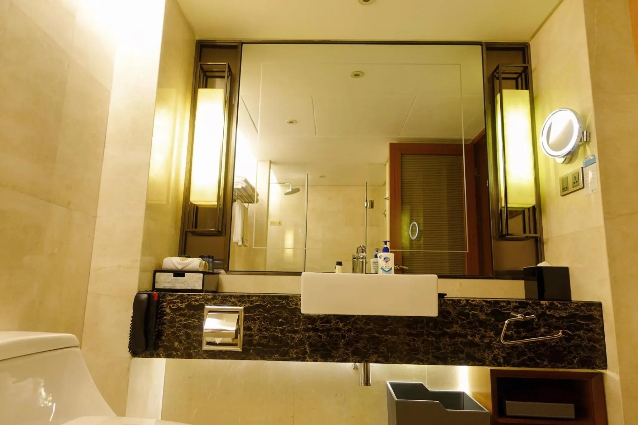 Toilet in Shantou International Hotel