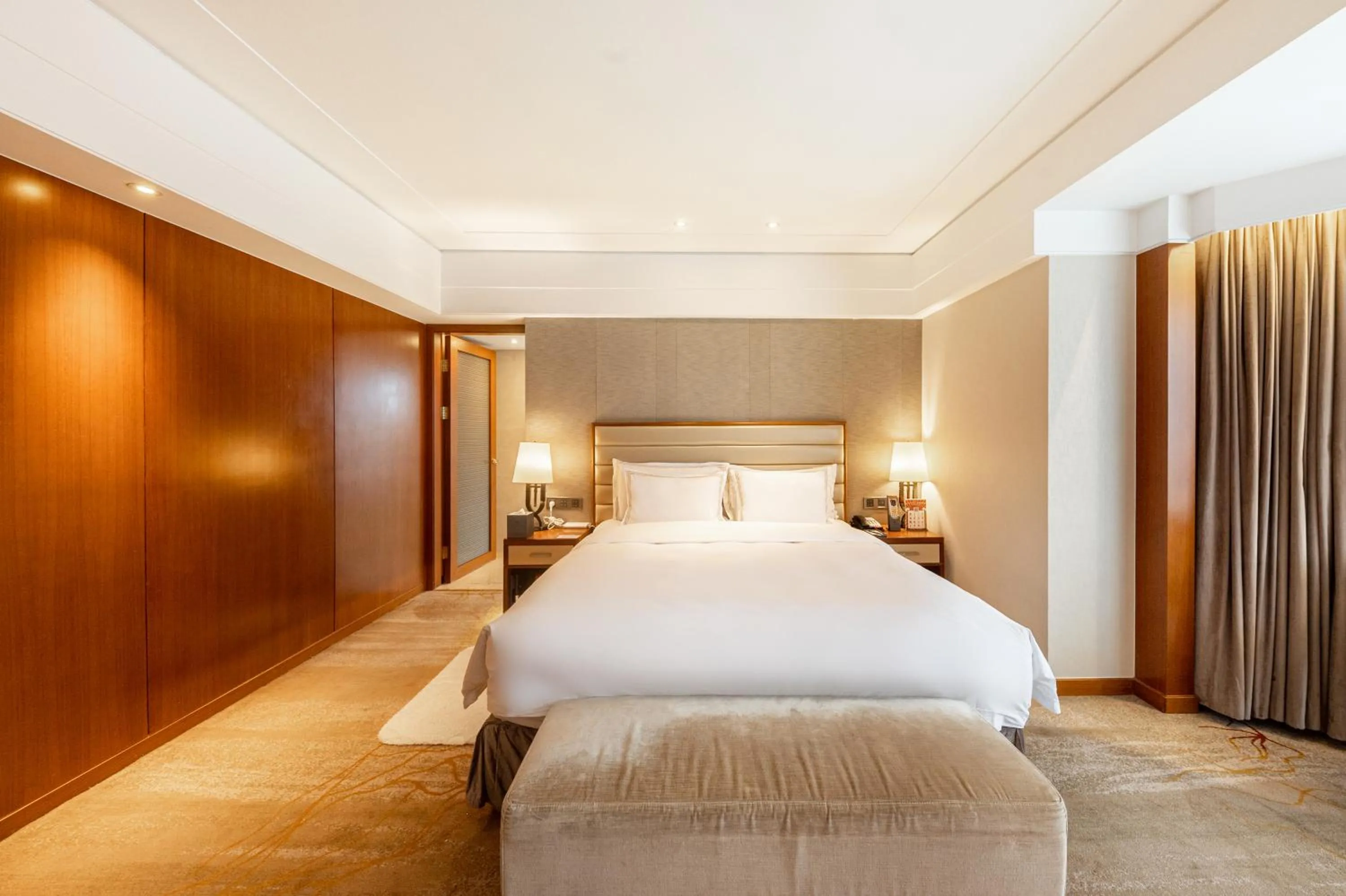 Bedroom in Shantou International Hotel