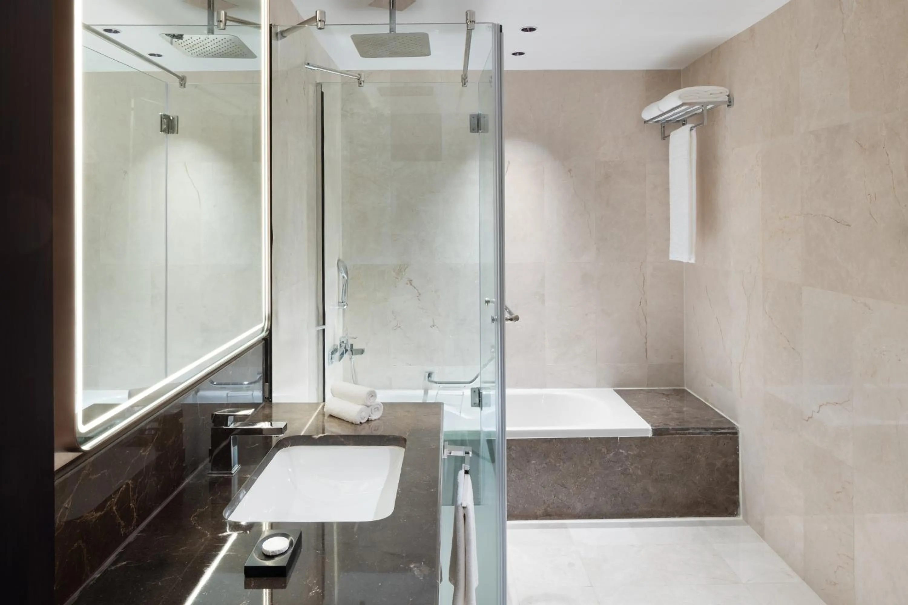 Bathroom in Vintage Grand Hotel Dubai