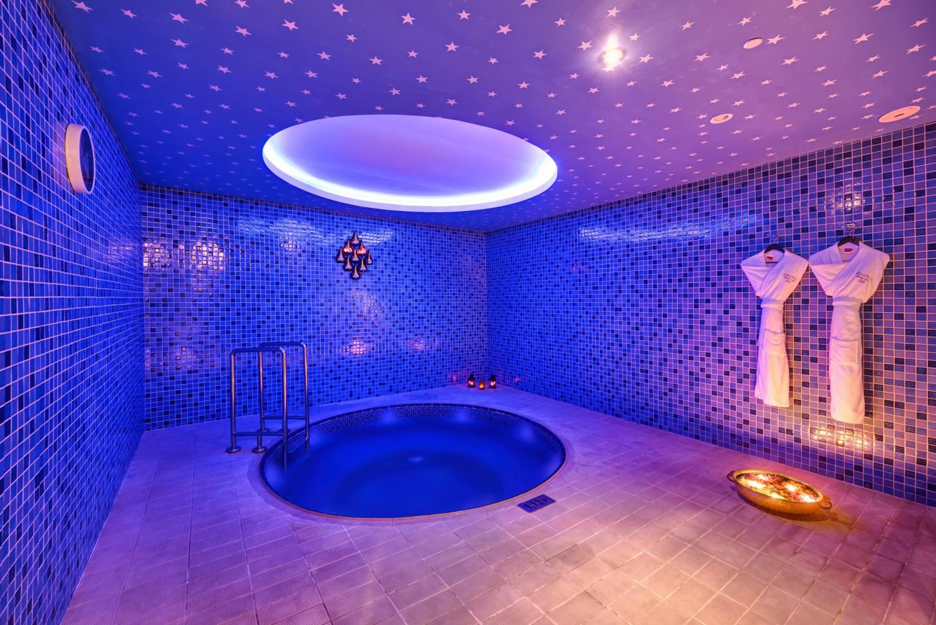 Hot Tub in Vintage Grand Hotel - Formerly Ghaya Grand Hotel