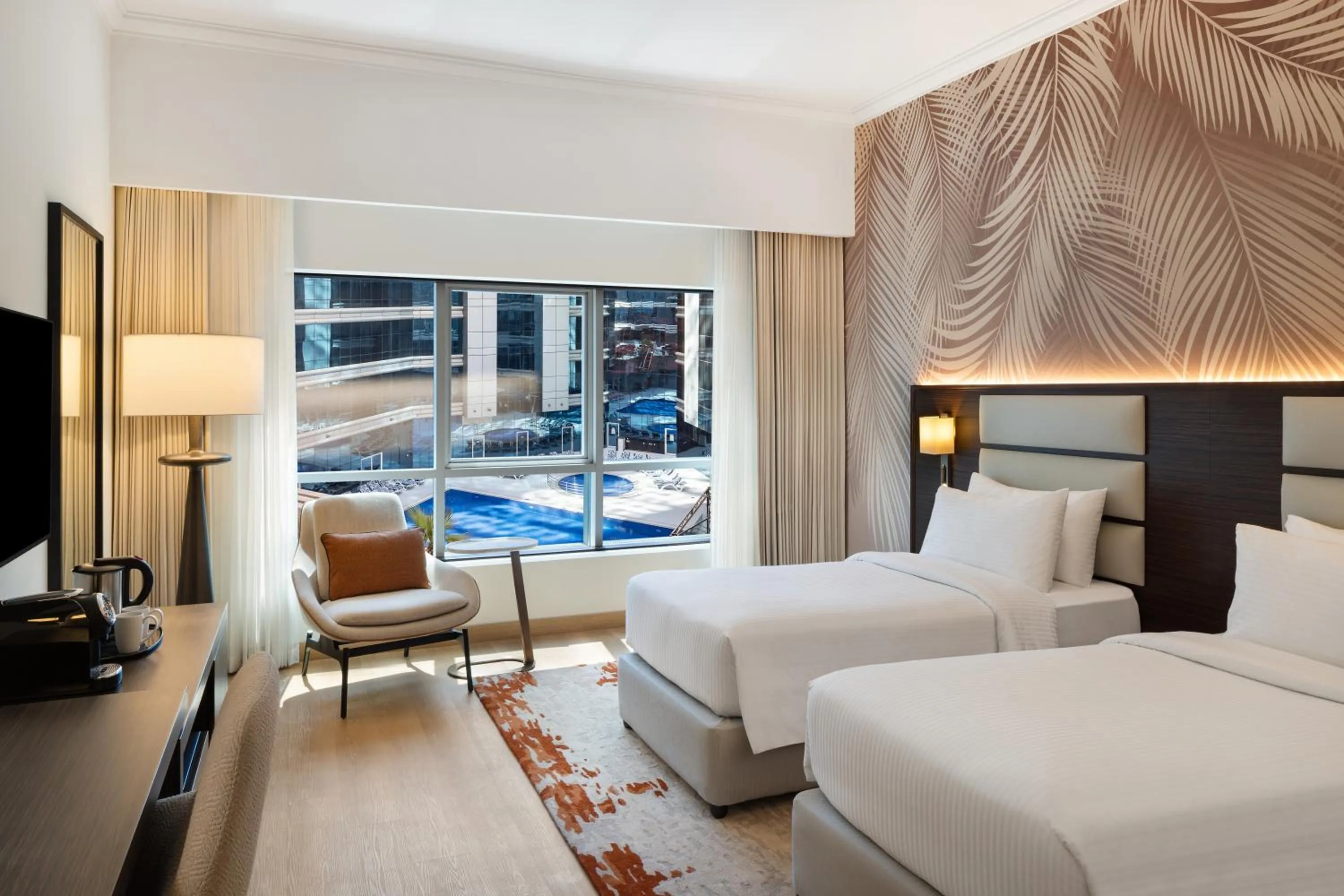 Pool view, Bed in Vintage Grand Hotel Dubai