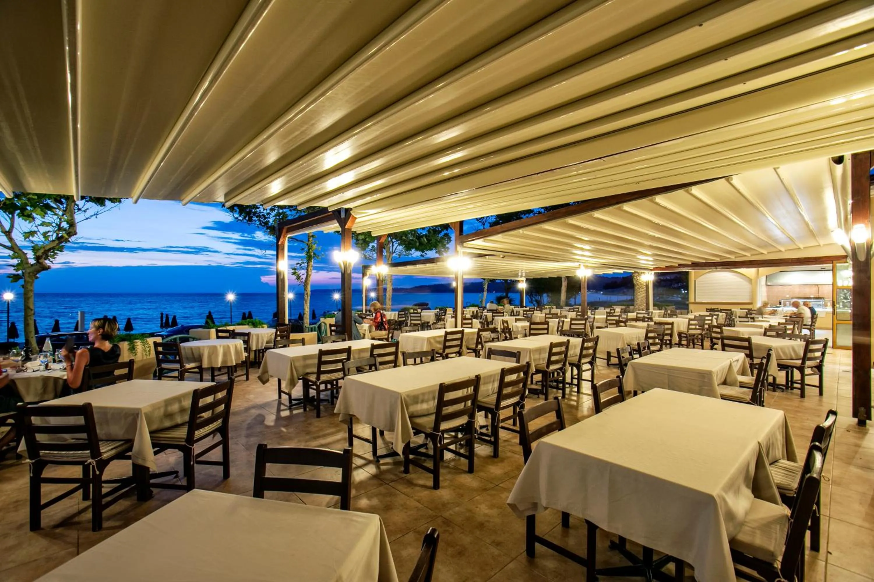Restaurant/places to eat in Possidi Holidays Resort & Suite Hotel