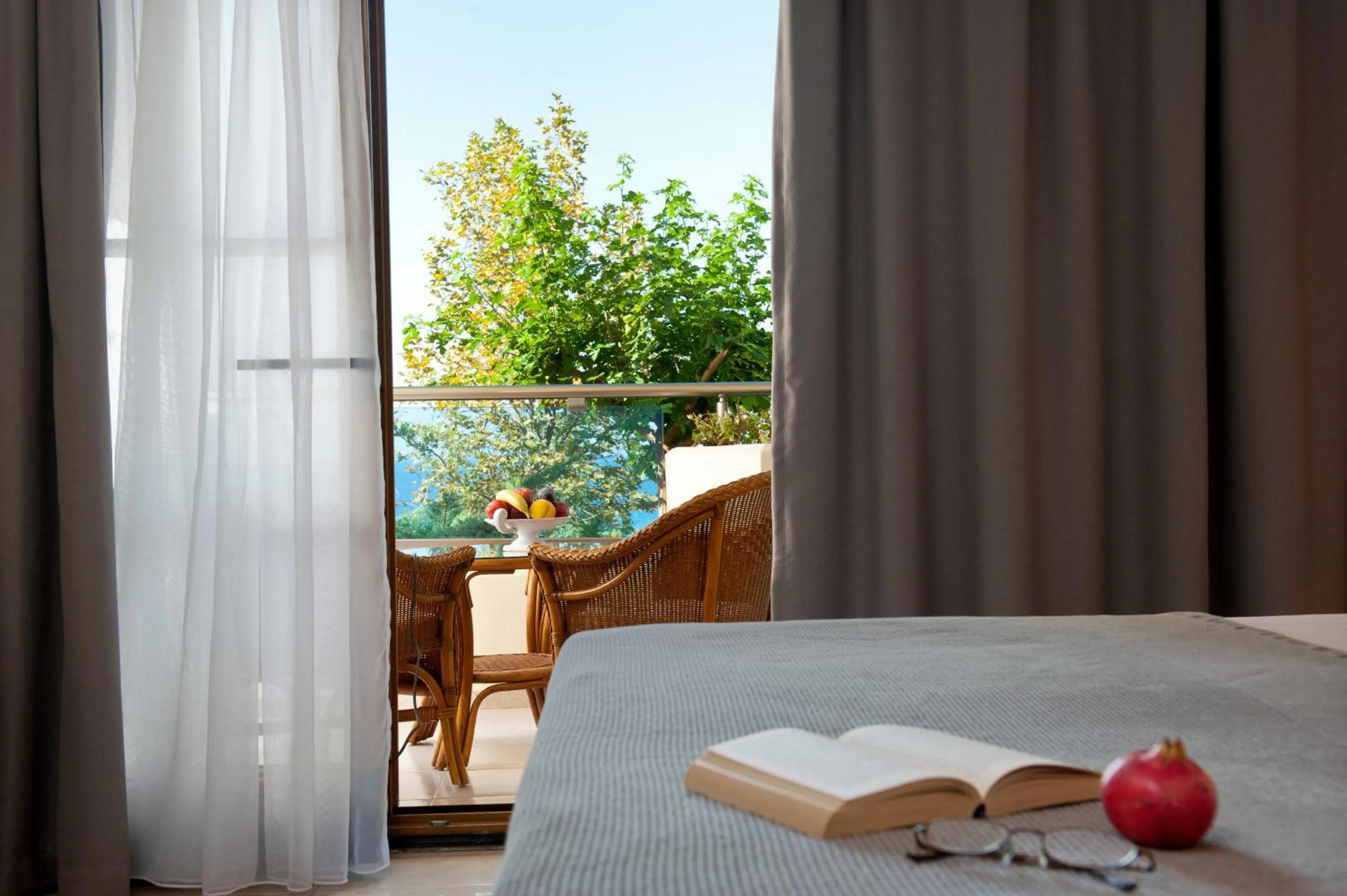 Sea view, Bed in Possidi Holidays Resort & Suite Hotel