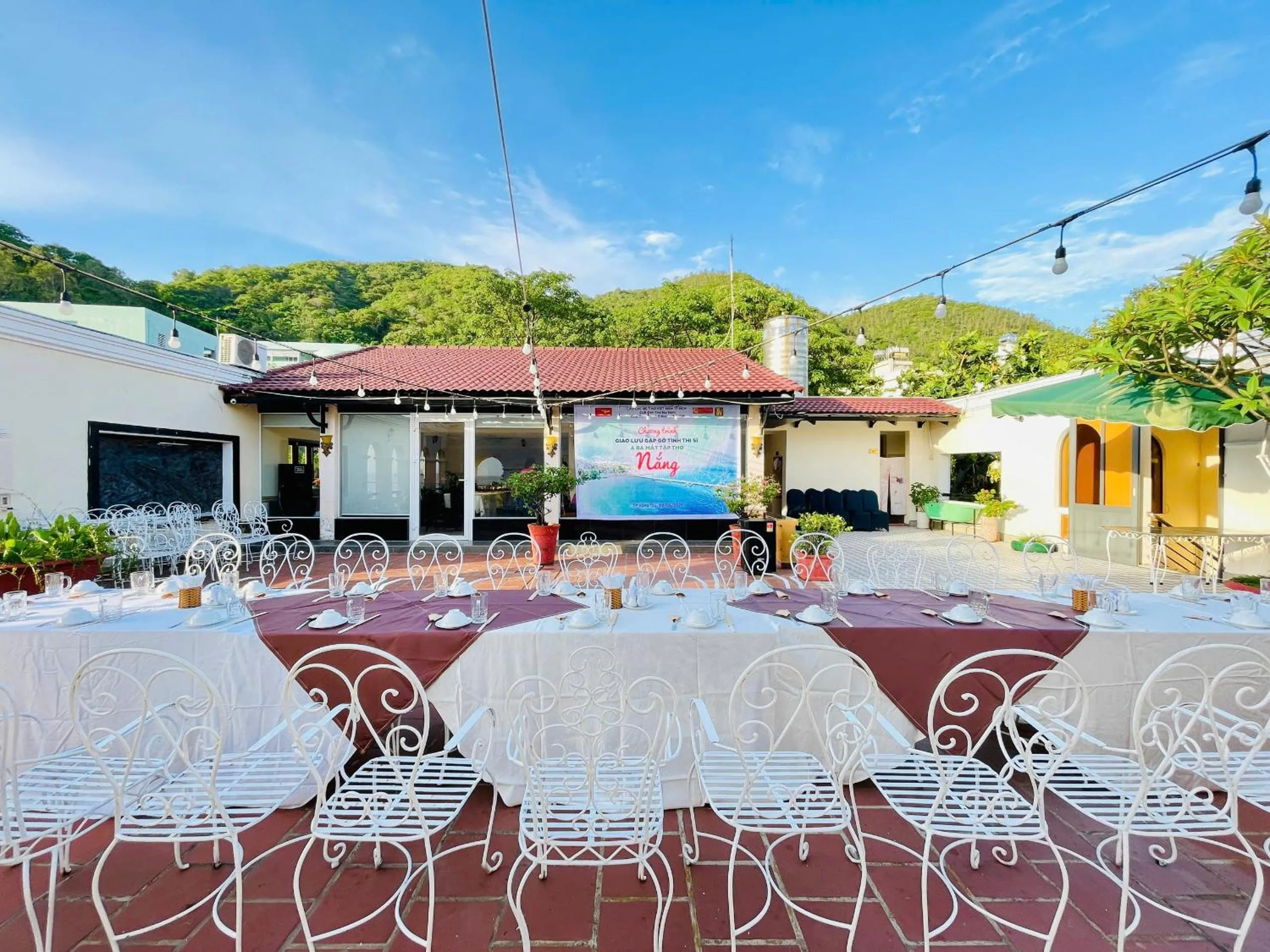 Restaurant/places to eat in Huong Sen 2 Vung Tau Hotel