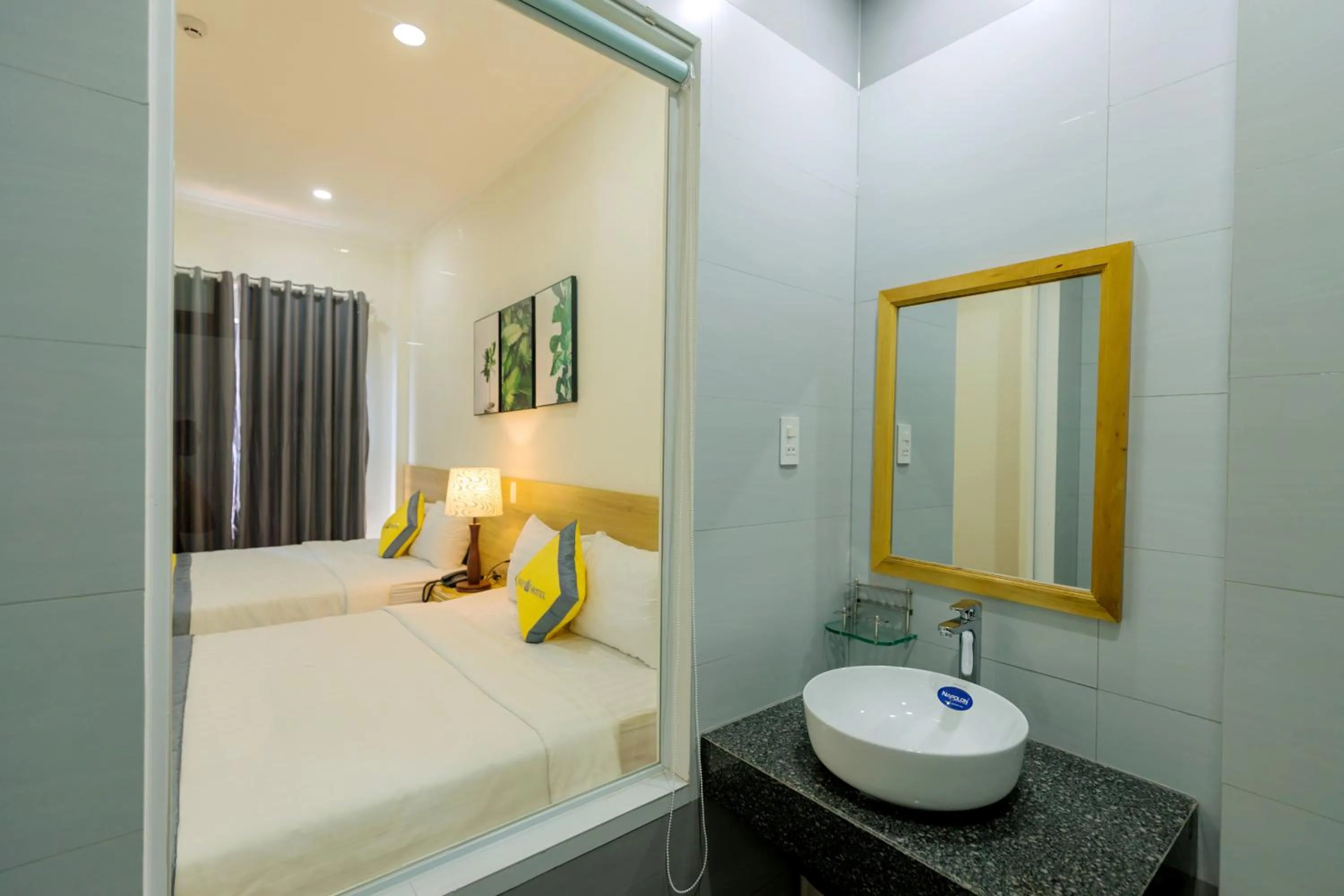 Bathroom, Bed in Hanah Hotel Phan Thiet