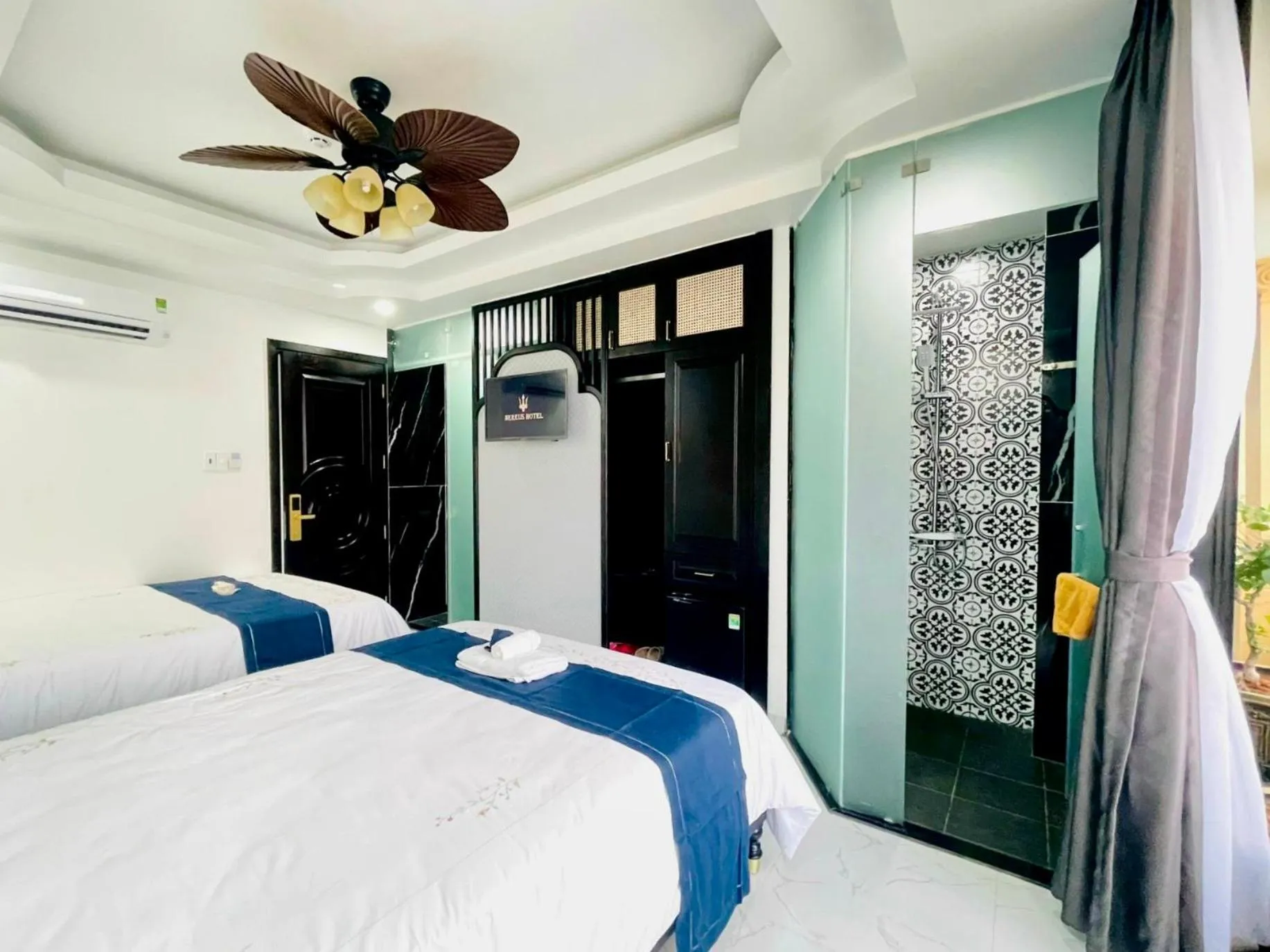 Bedroom, Bed in Nereus Hotel