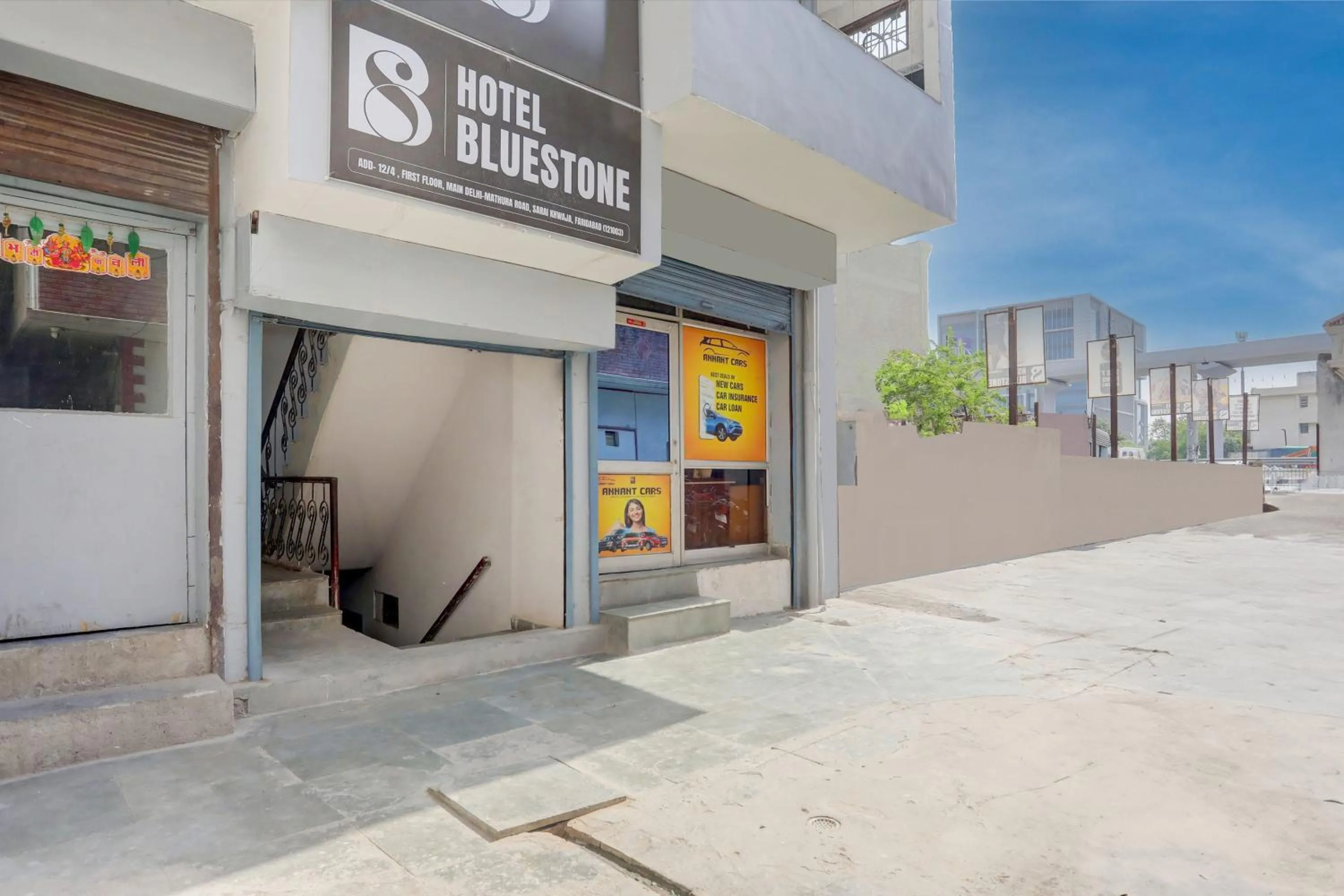 Facade/entrance in Hotel Live View