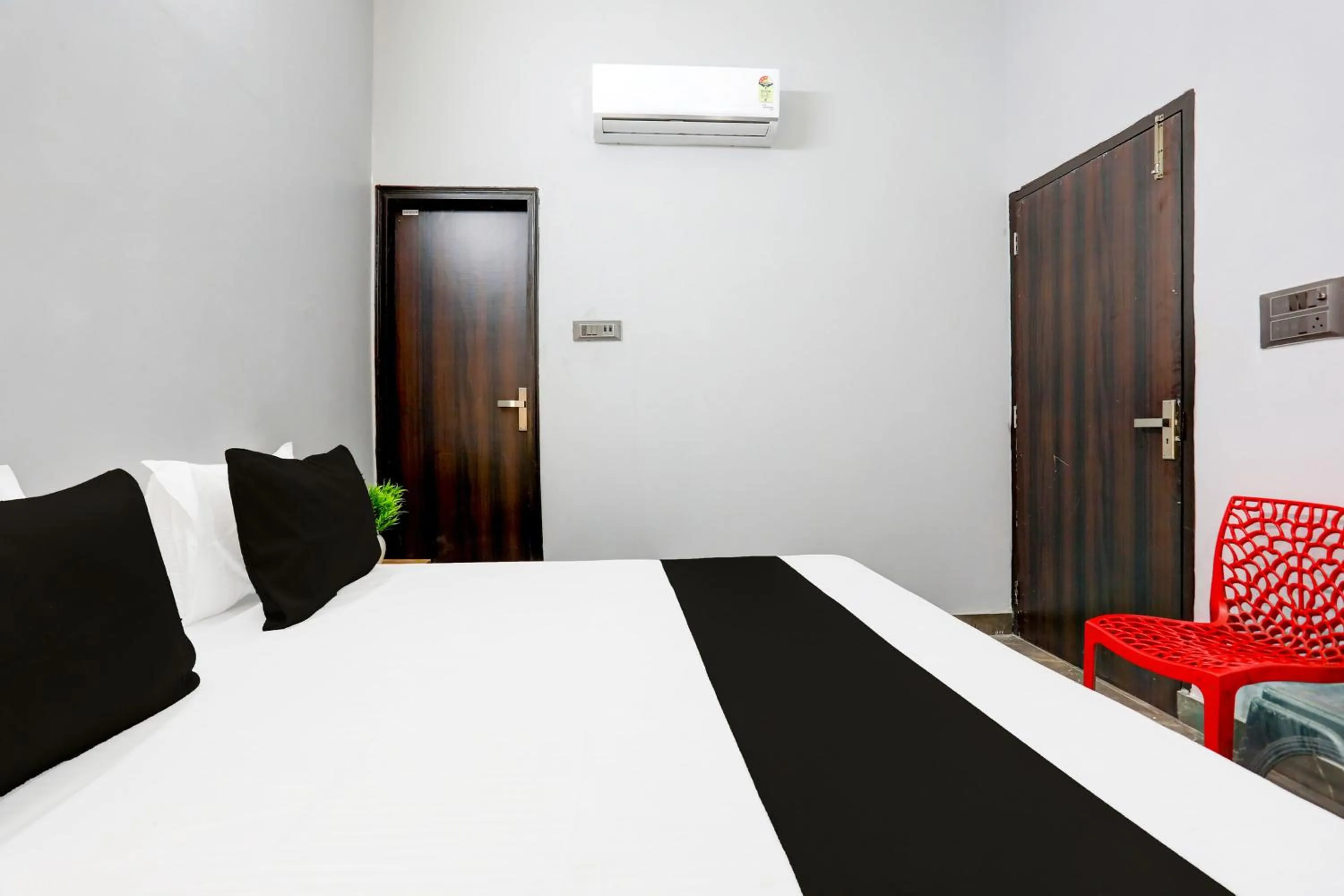 Bedroom in Hotel Live View