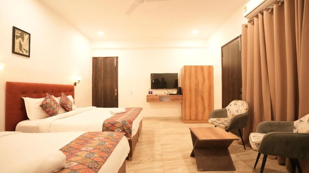 Bedroom, Bed in Saffron Inn - Expo India Mart