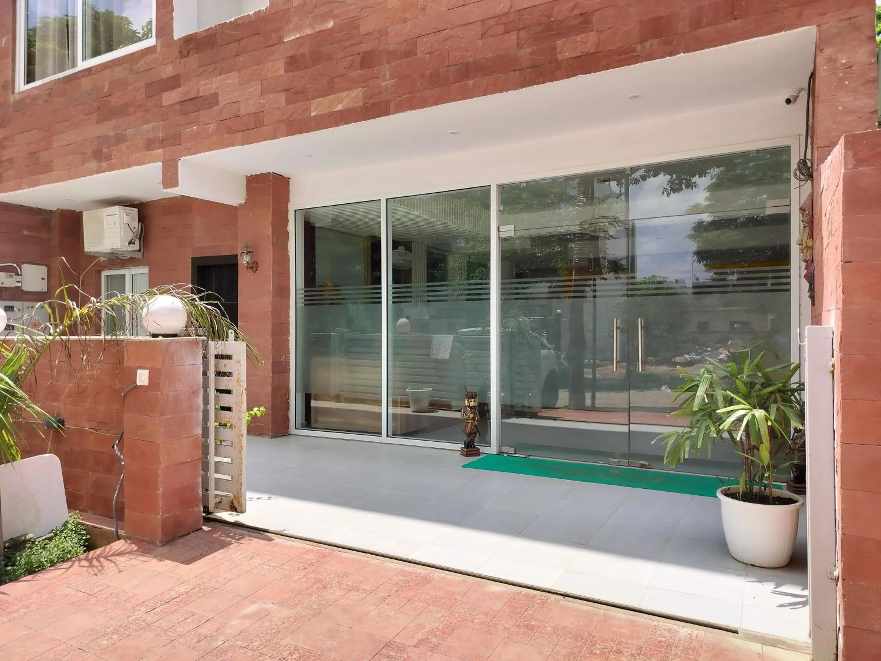 Property building in Saffron Inn - Expo India Mart