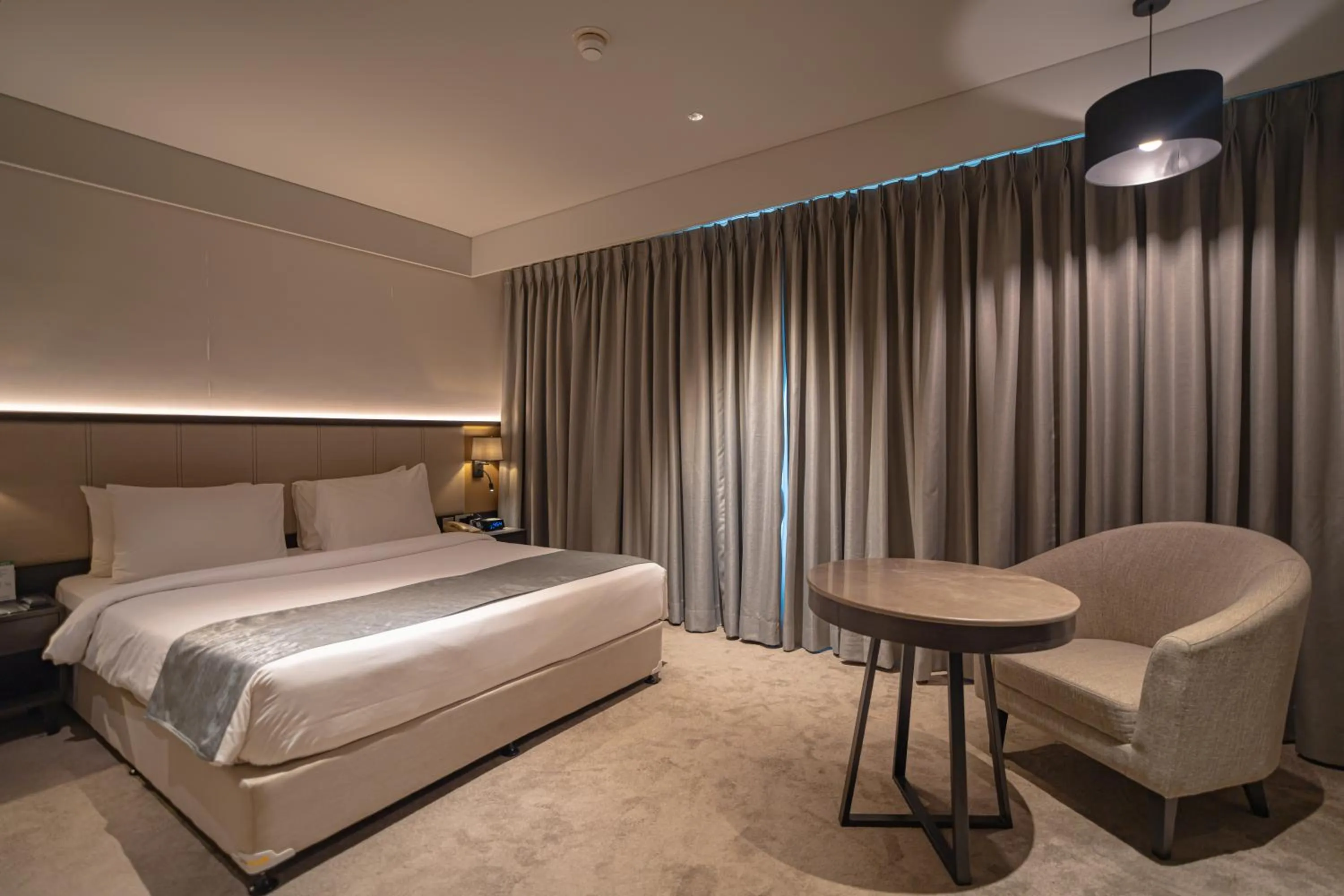 Bed in Essentia Premier Hotel Pune Wakad