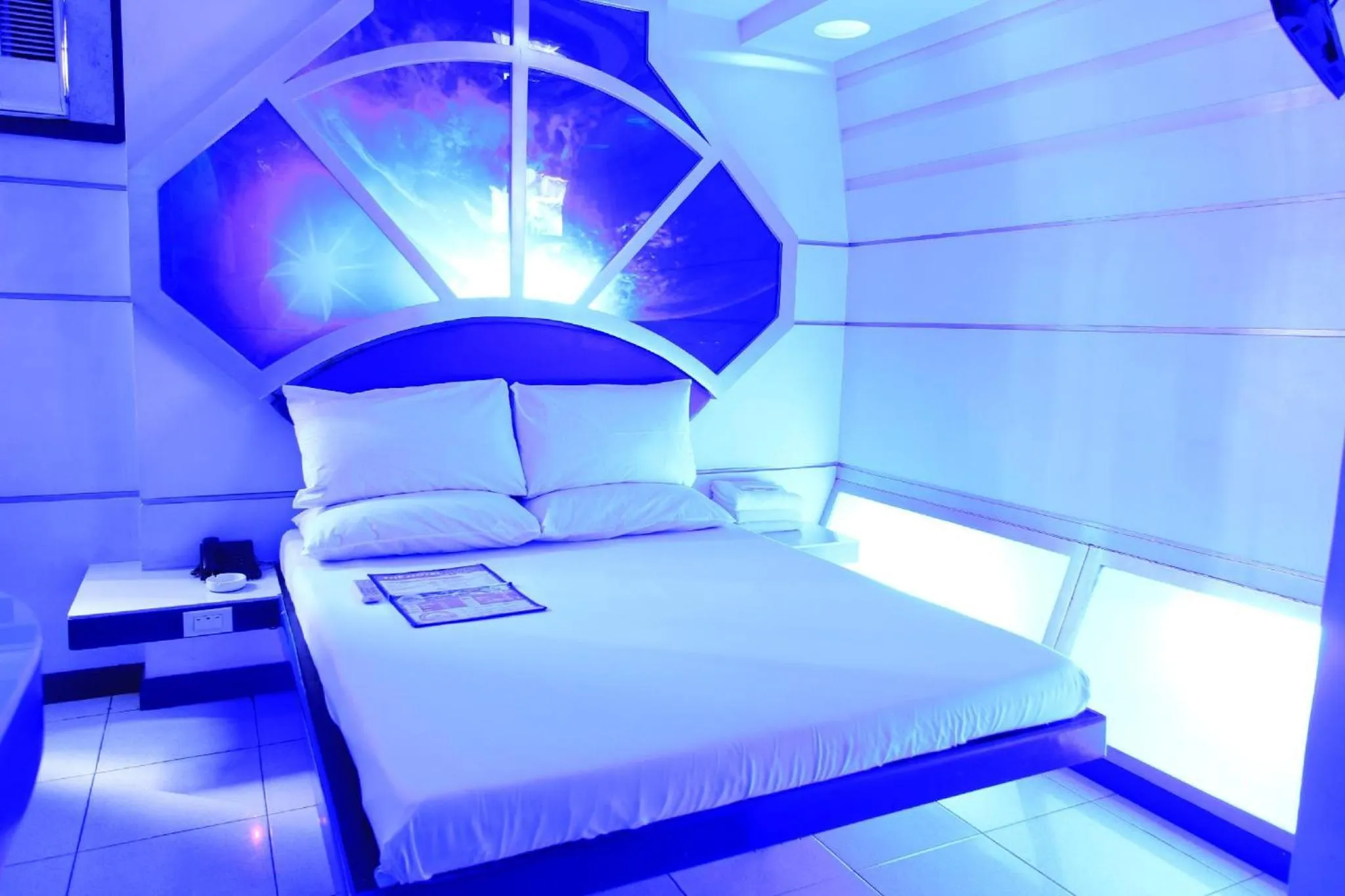 Bedroom, Bed in Astrotel Monumento