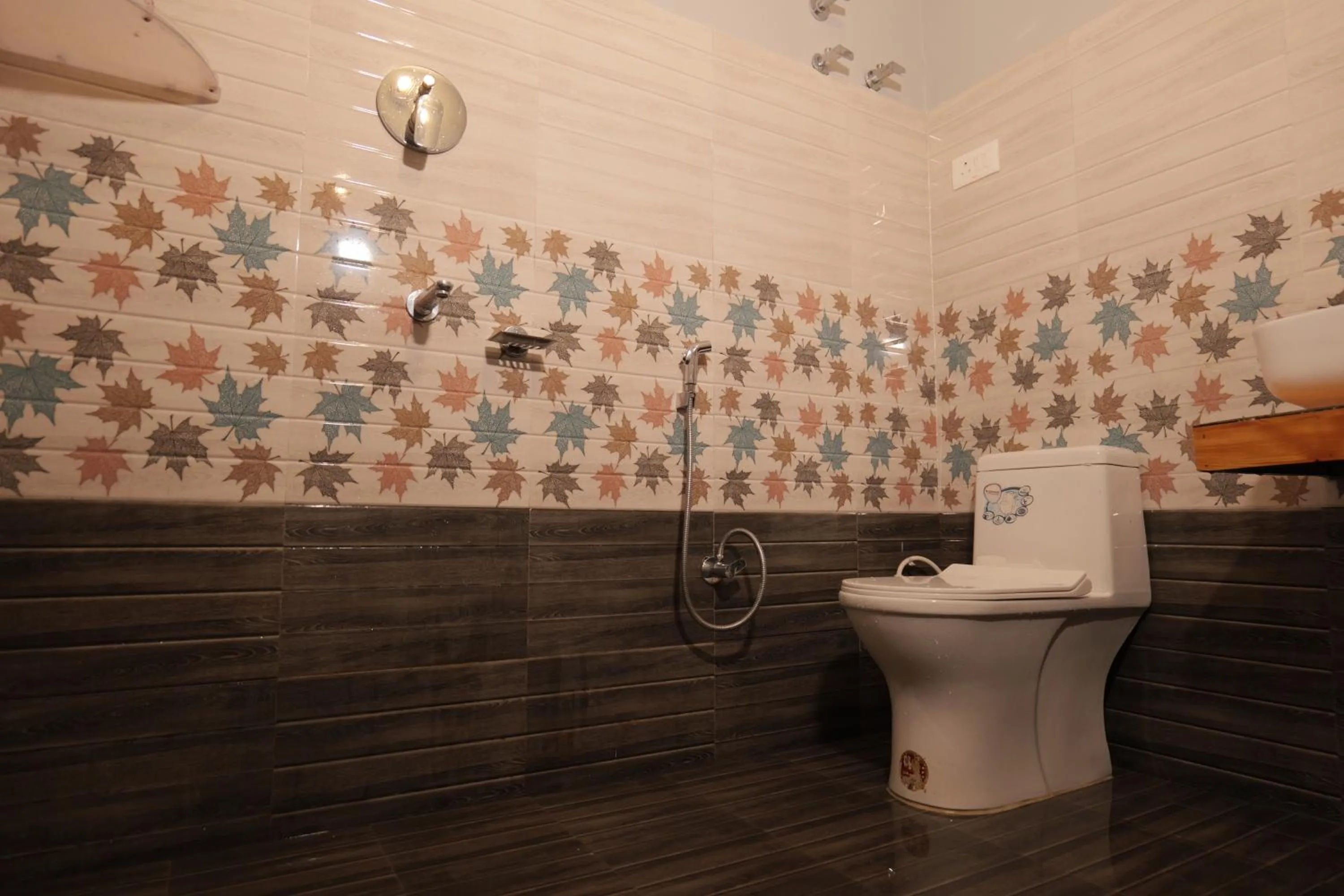 The Trippy Tribe Riverside Hostel Kasol