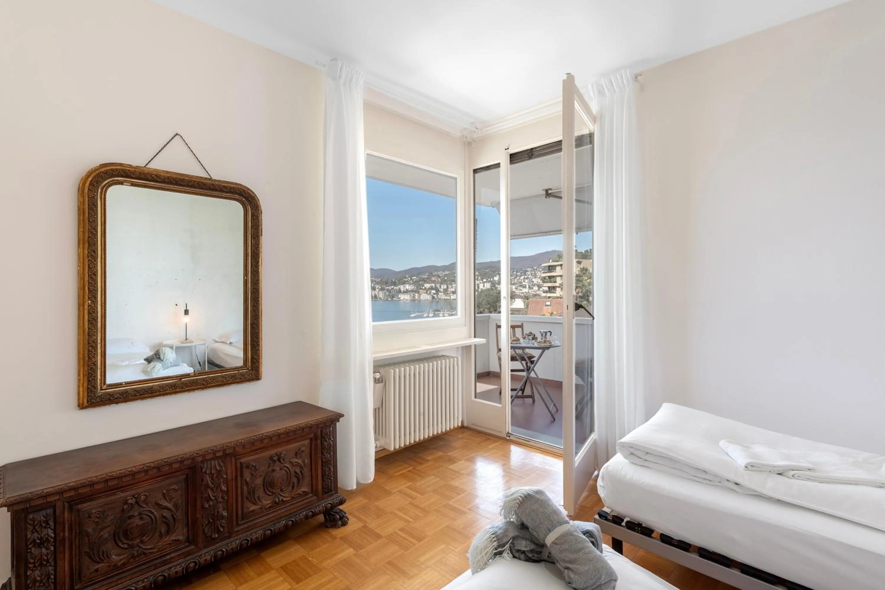 Bedroom, Bed in Casa Serenella Splendid Lake View - Happy Rentals
