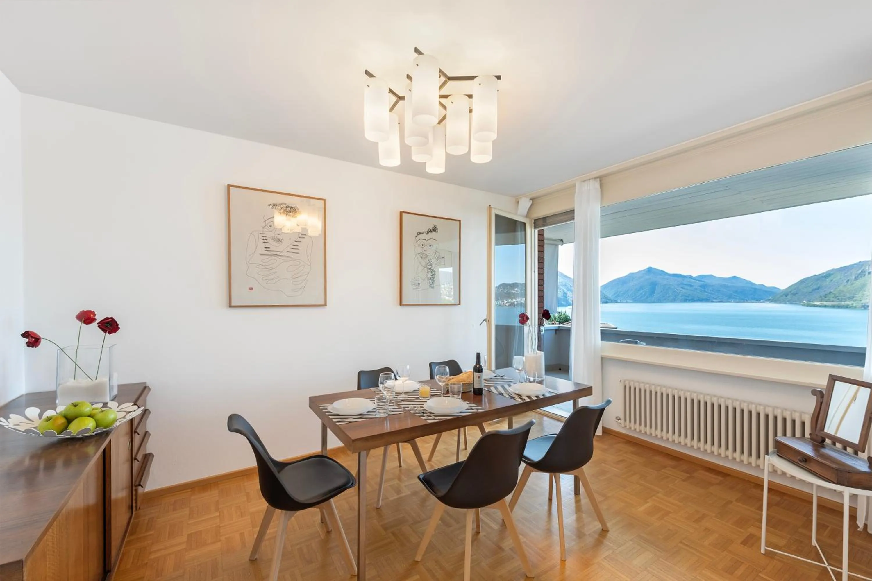 Dining area in Casa Serenella Splendid Lake View - Happy Rentals