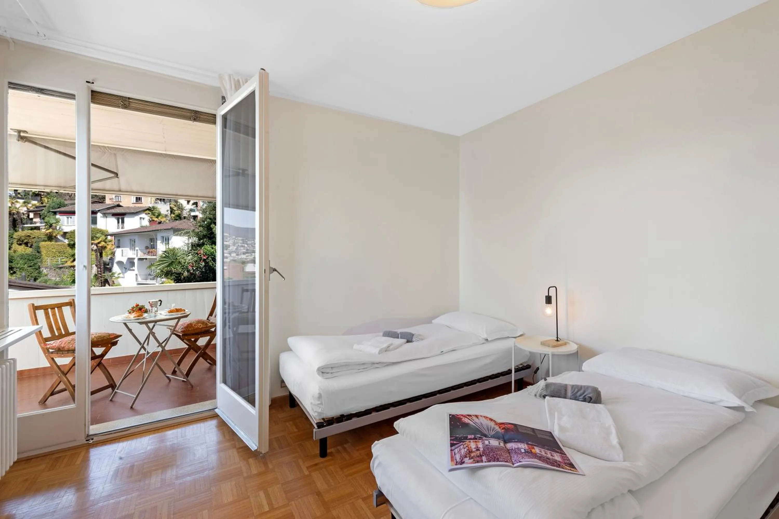 Bedroom, Bed in Casa Serenella Splendid Lake View - Happy Rentals