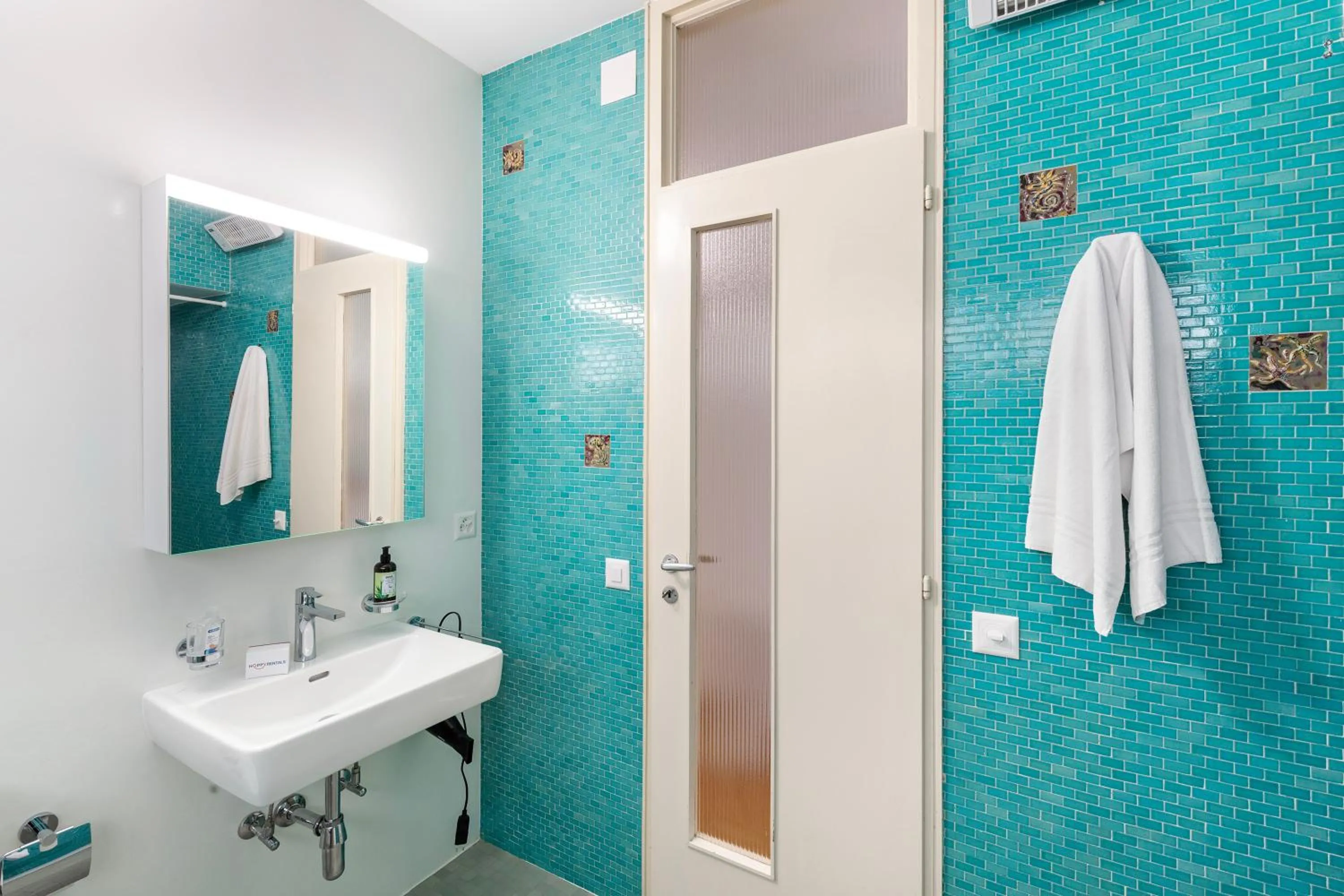 Bathroom in Casa Serenella Splendid Lake View - Happy Rentals