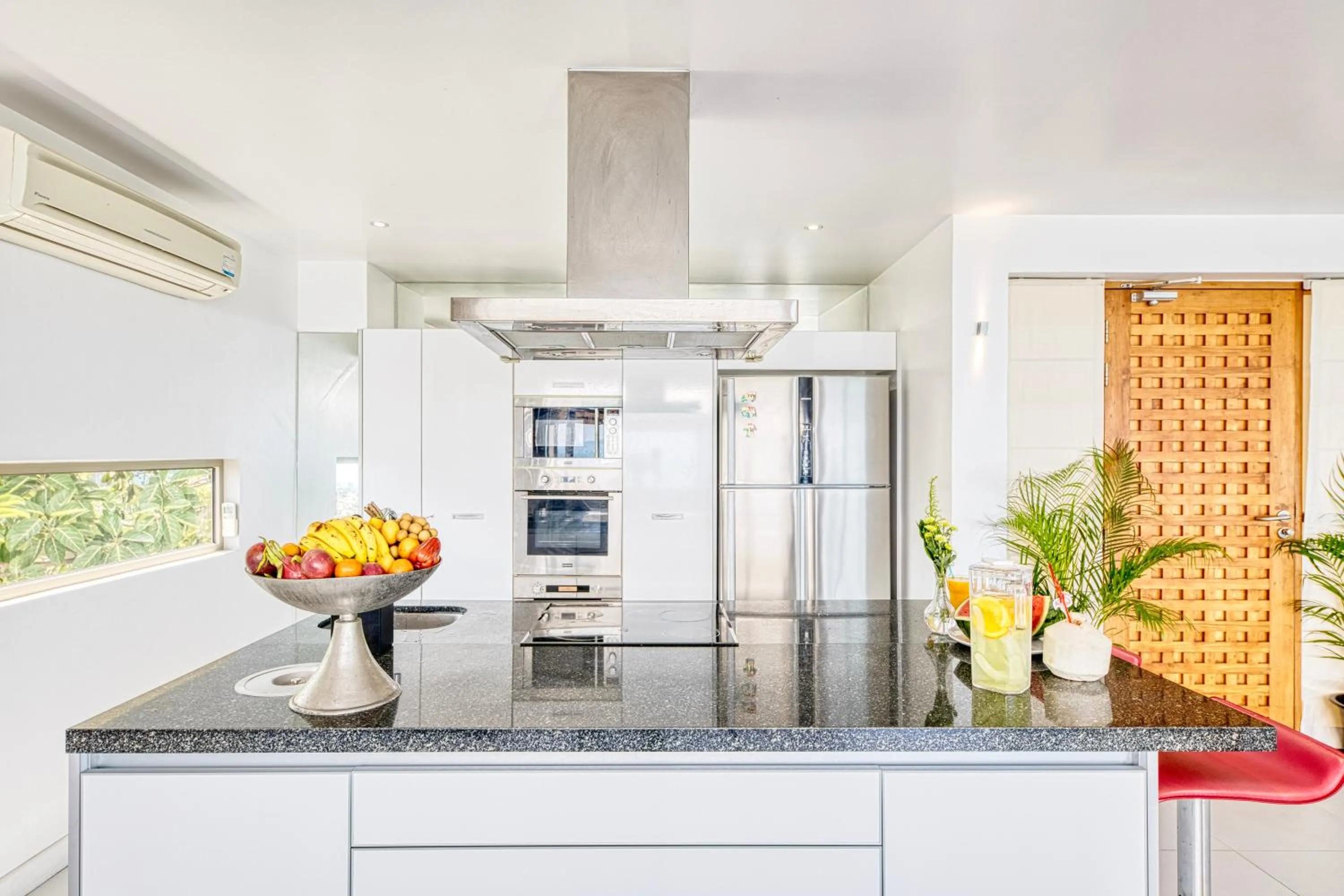 Kitchen or kitchenette in Villa Jaliza - Chaweng Noi