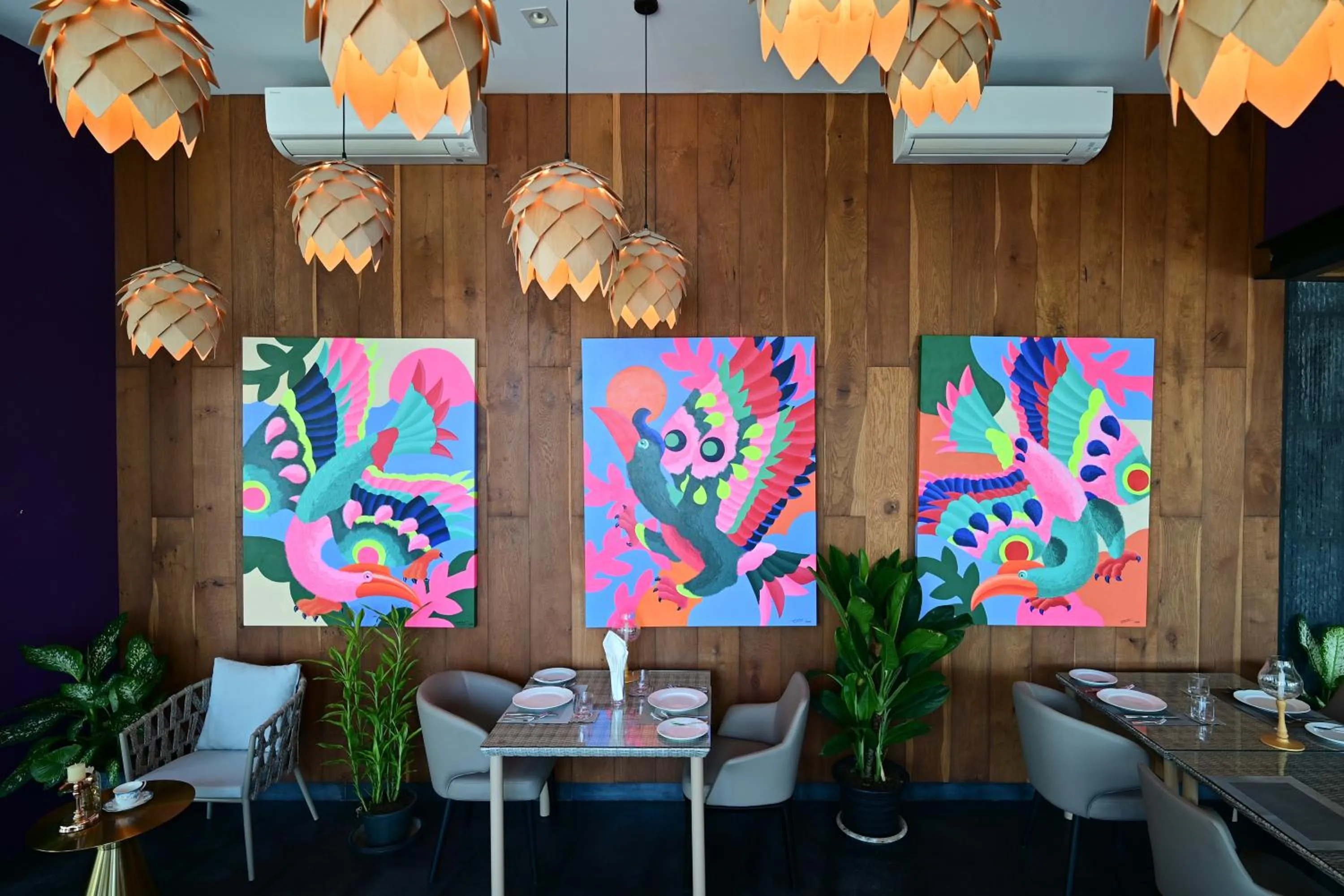 Restaurant/places to eat in Big Sun Residences By iRETREAT