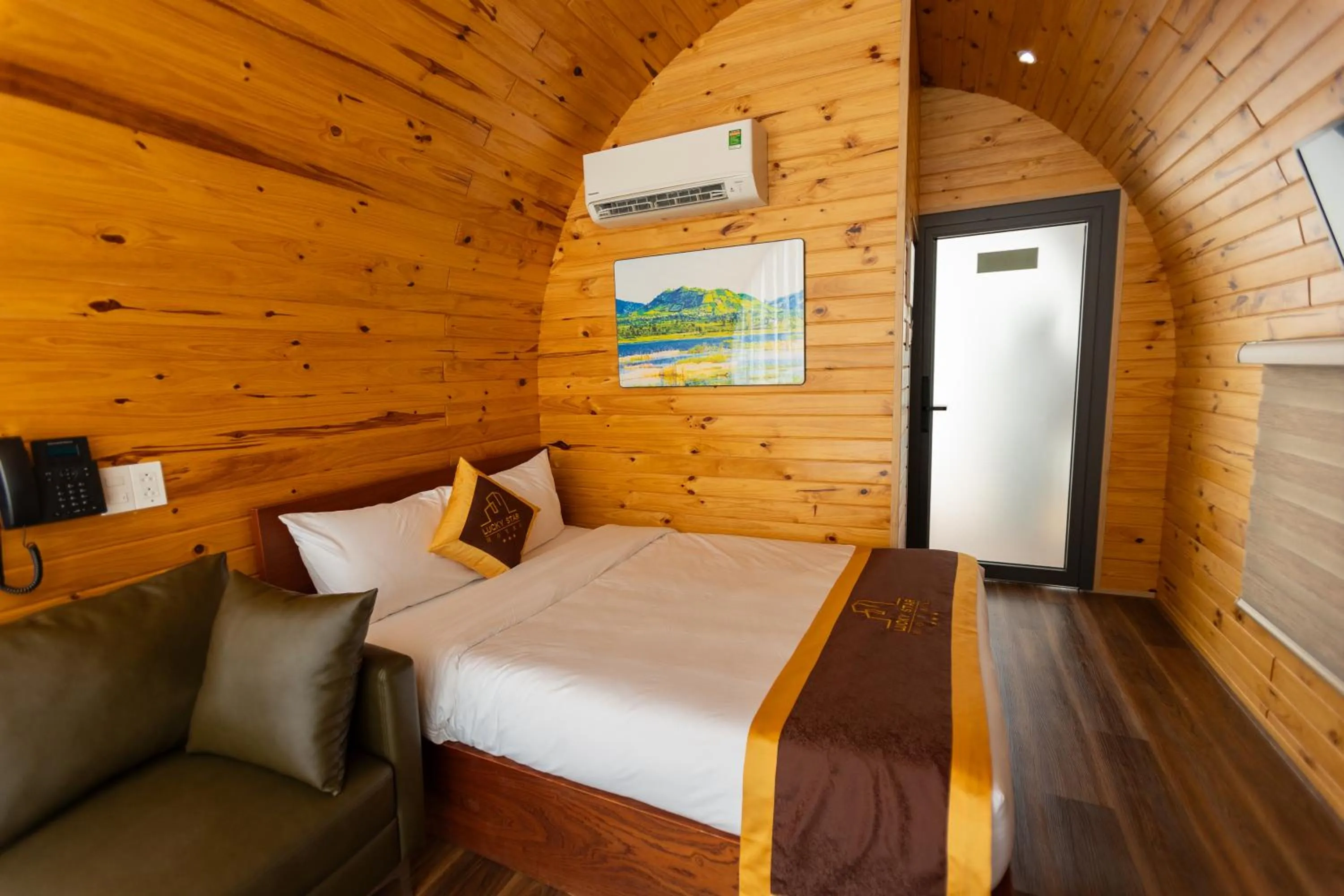 Bed in LuckyStar Hotel