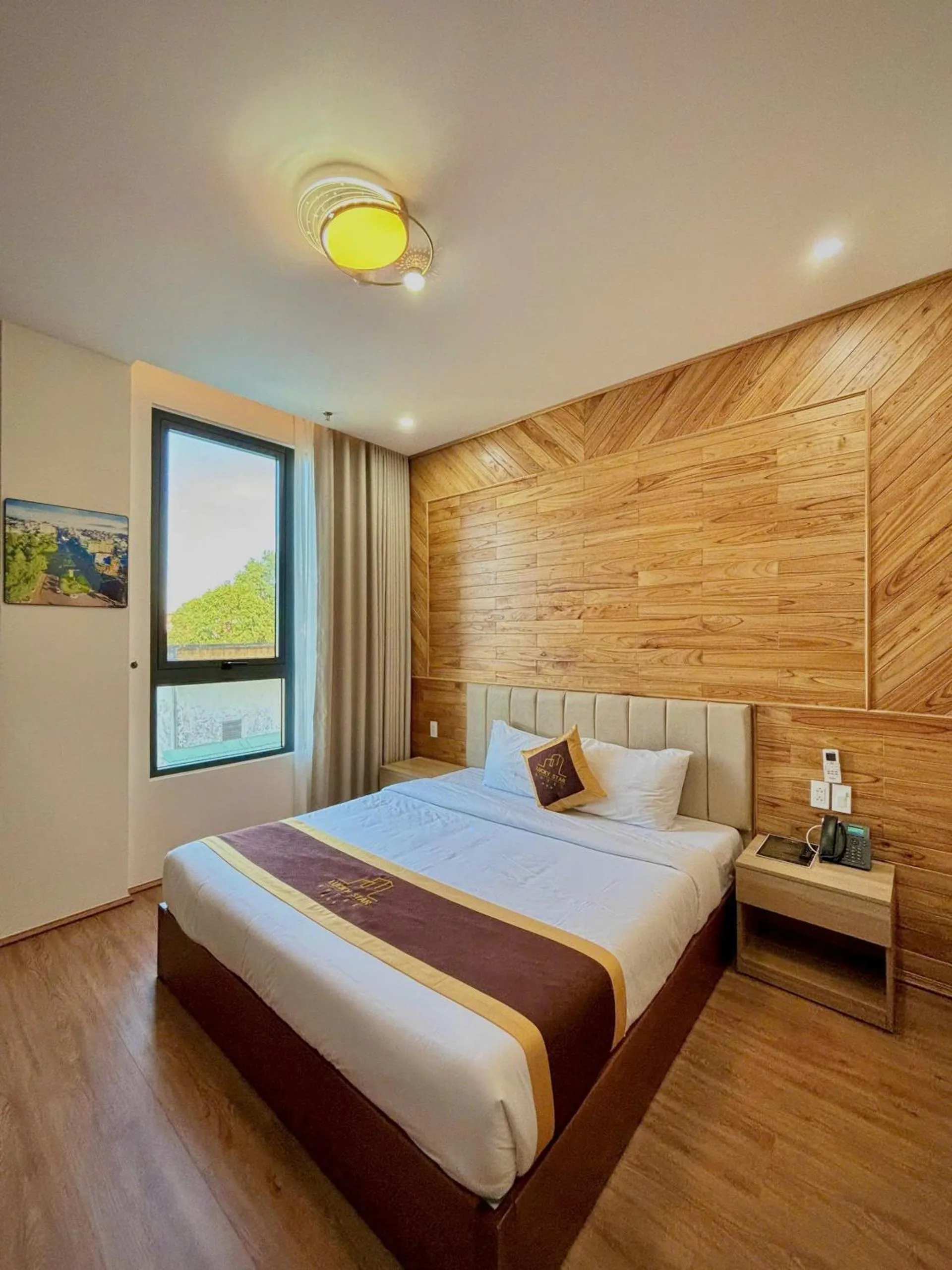 Bed in LuckyStar Hotel