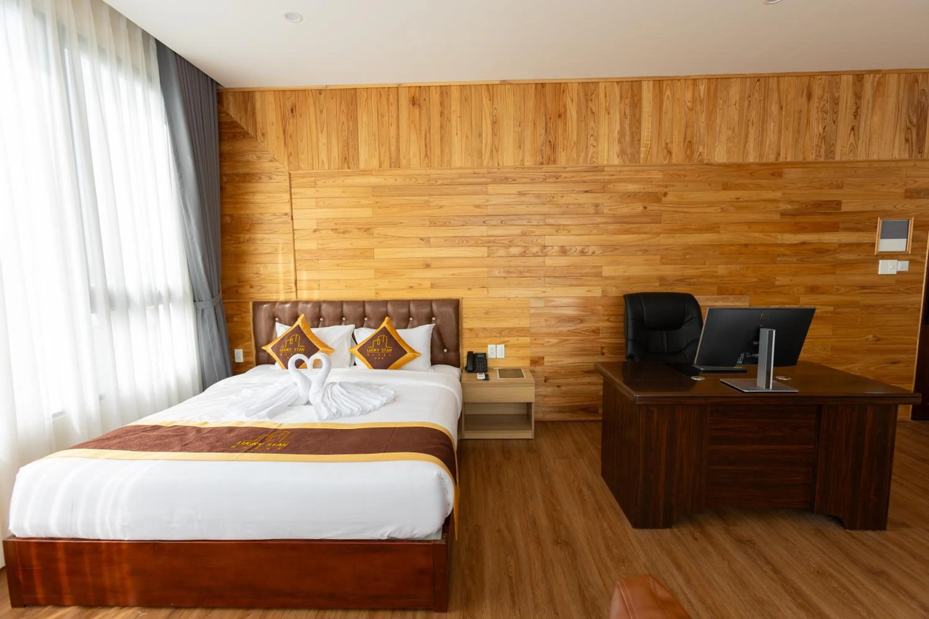 Bed in LuckyStar Hotel