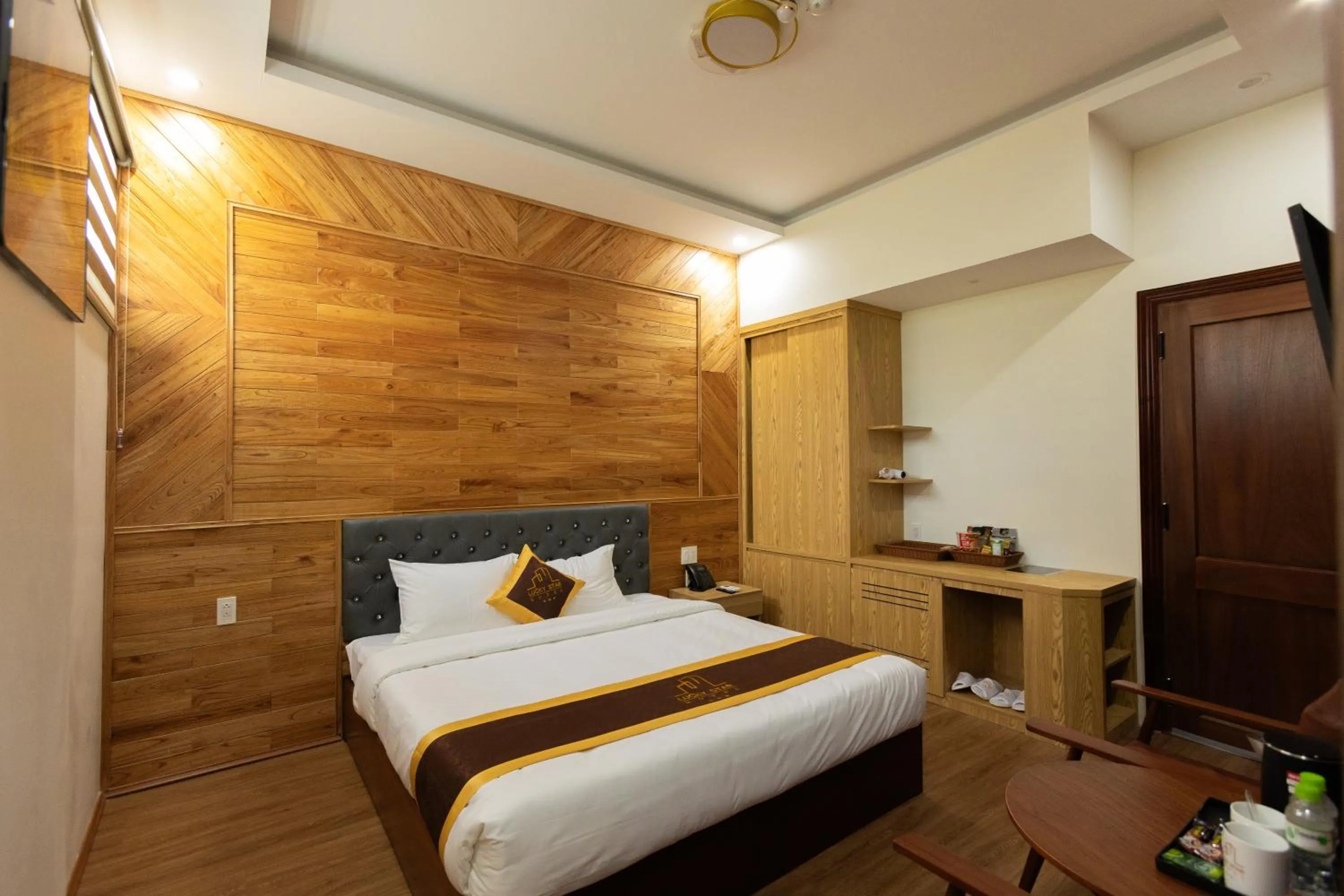 Bedroom, Bed in LuckyStar Hotel