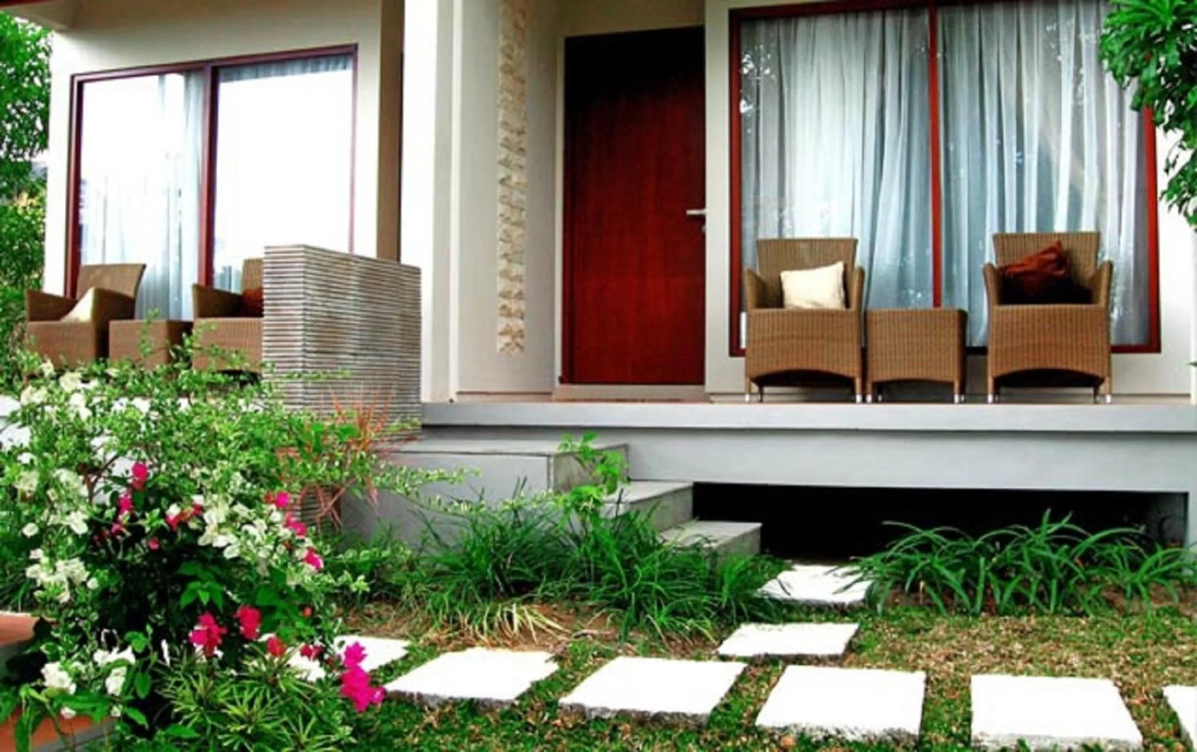 Property building in Villa Karingal