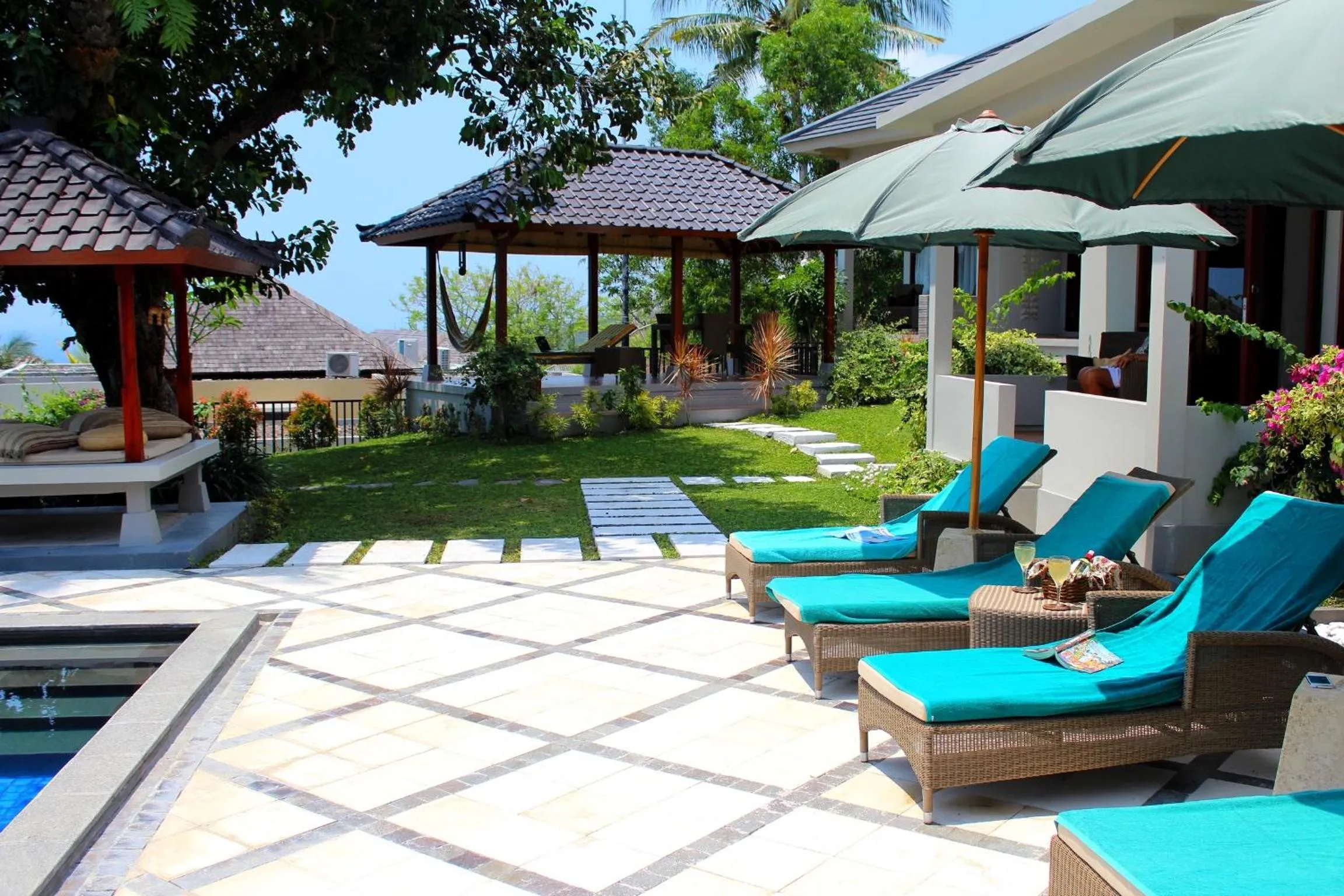 Property building in Villa Karingal