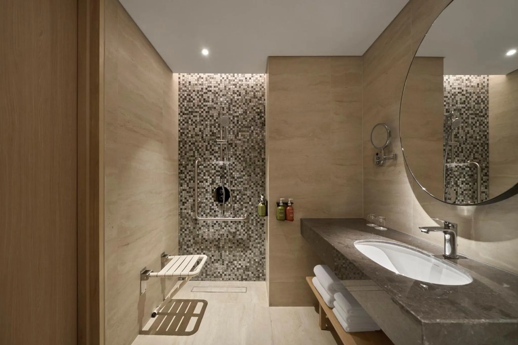 Photo of the whole room in Holiday Inn & Suites Vientiane by IHG