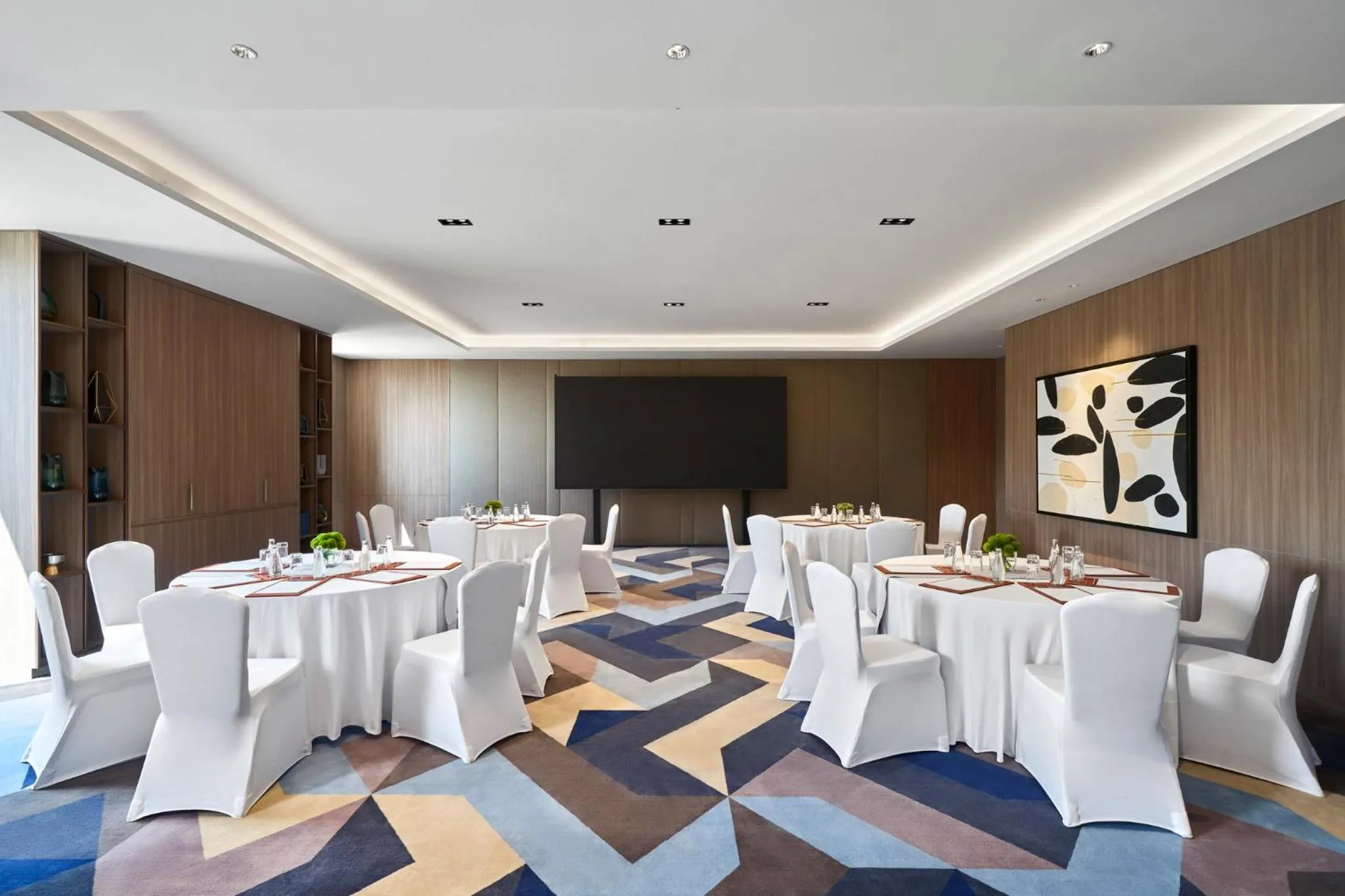 Meeting/conference room in Holiday Inn & Suites Vientiane by IHG