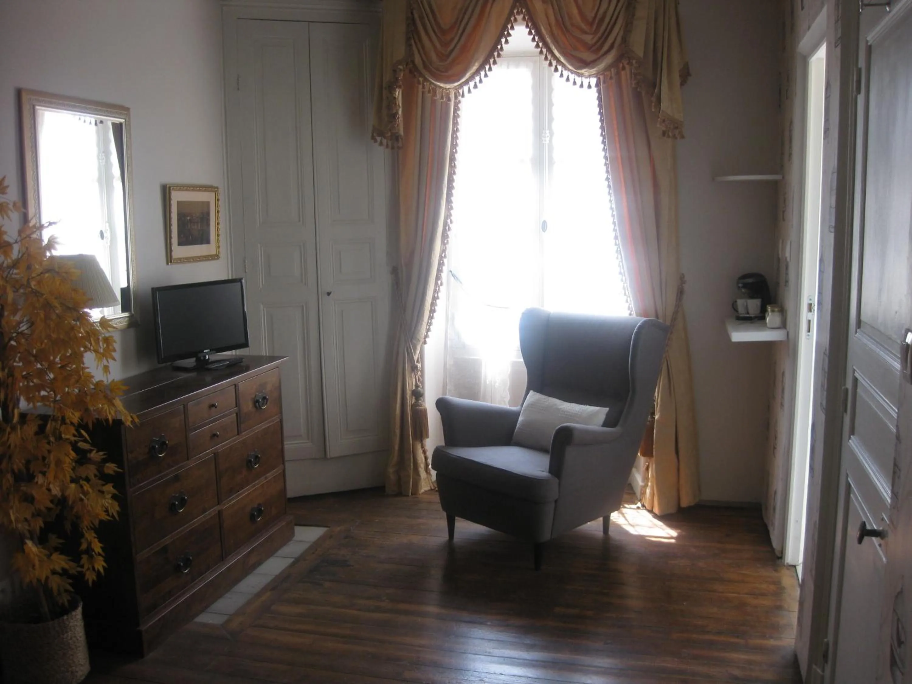 Photo of the whole room in Le Petit Cochon chambre d` hotes