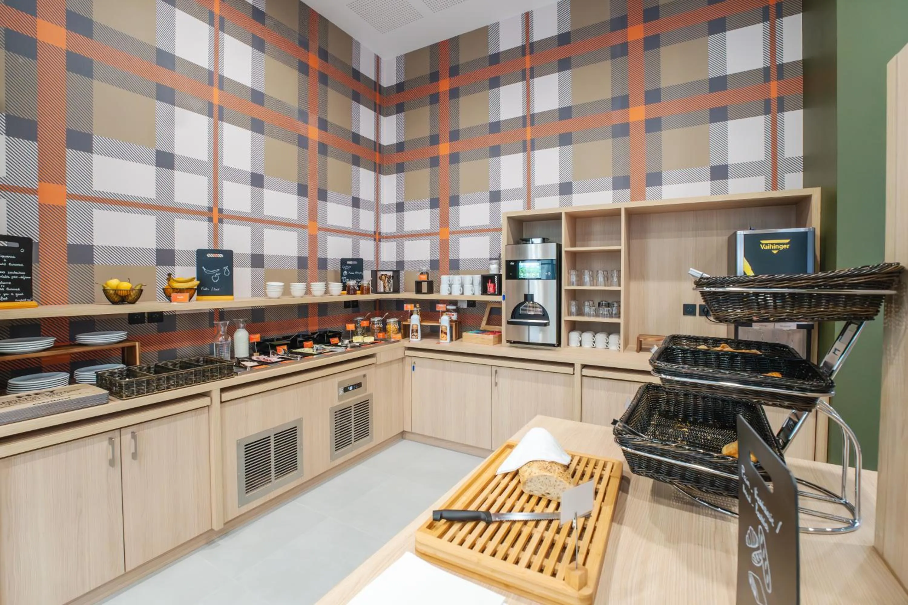 Breakfast in easyHotel Marseille Euromed