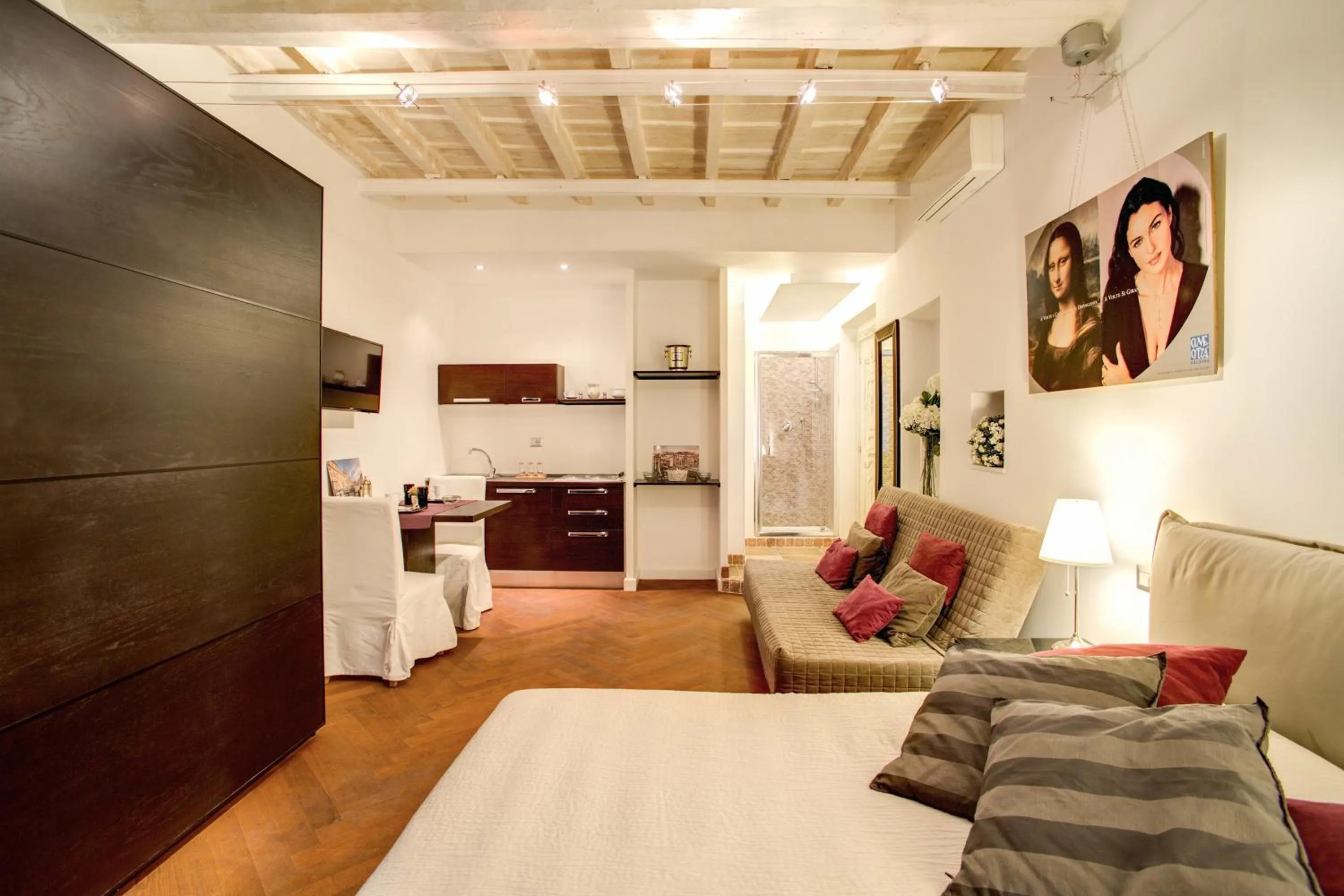 Dining area, Bed in Orso Luxury Apartment