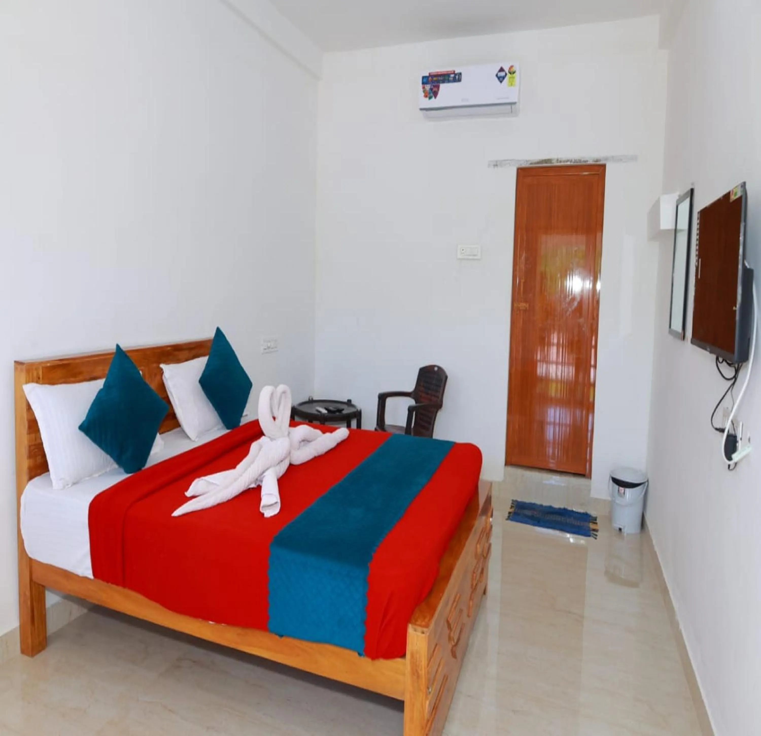 Bedroom, Bed in Aryas Residency- Near Isha Foundation Coimbatore & Karunya University