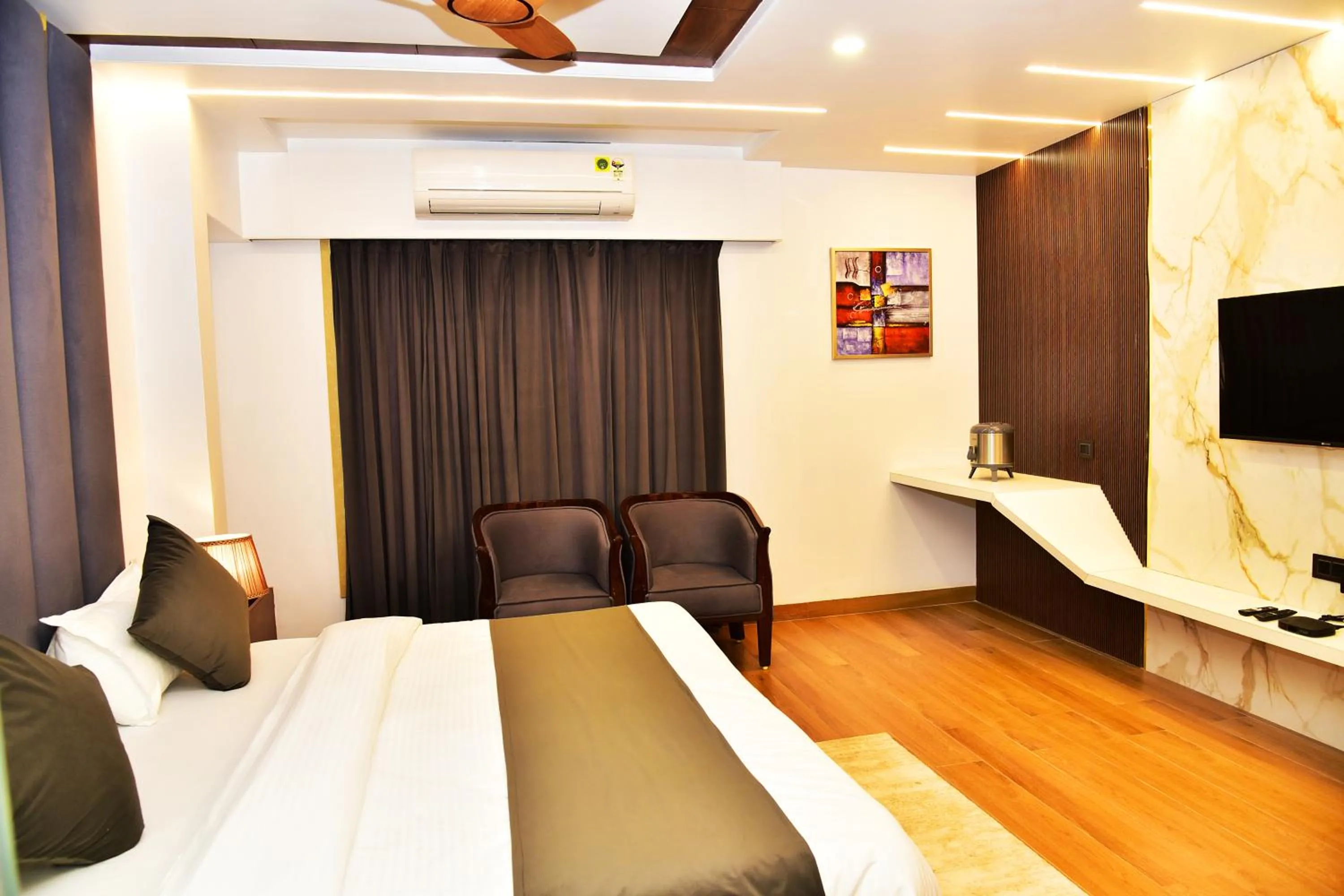 Bed in Hotel Divine Peak