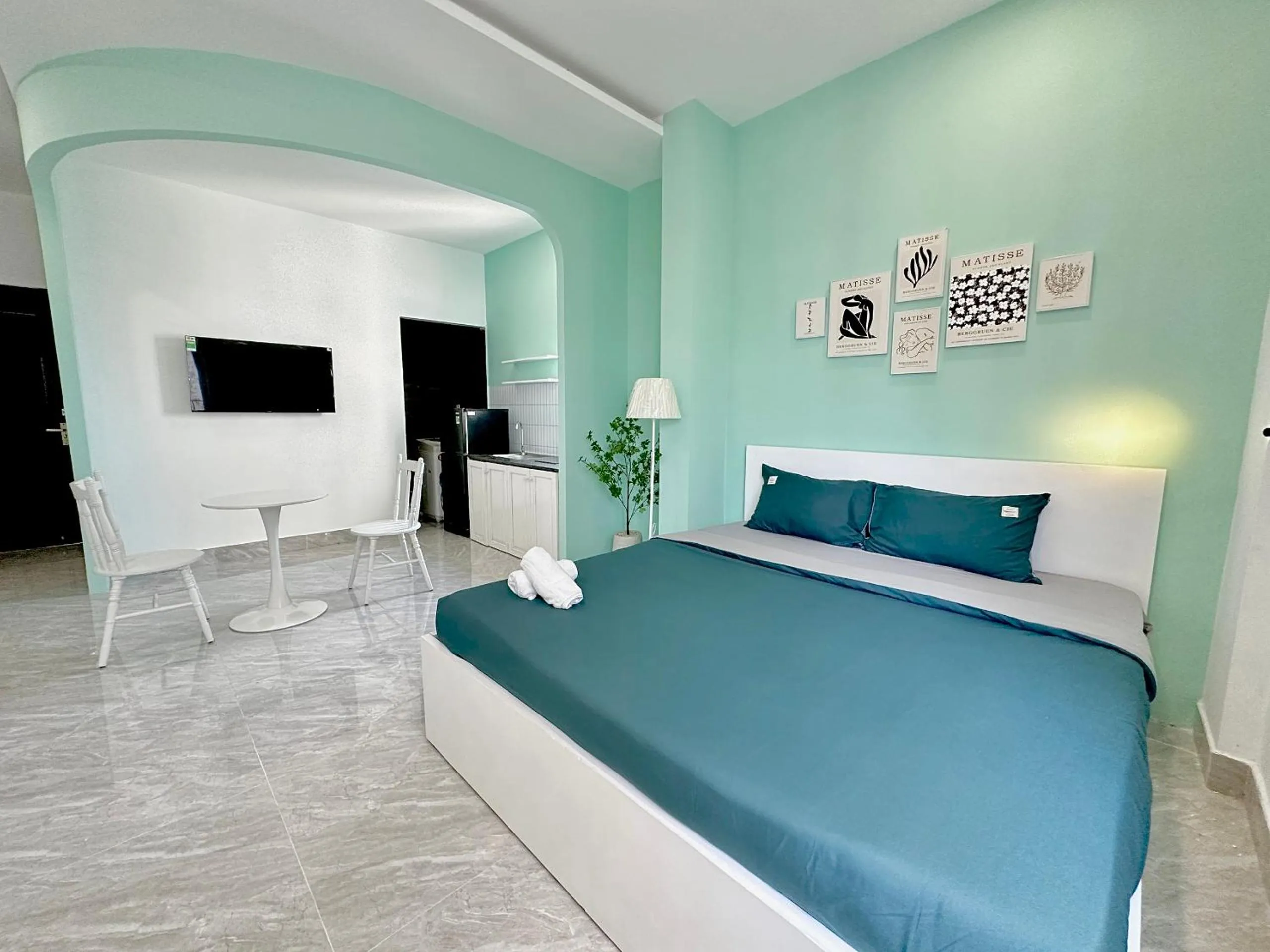 Bed in Corgi House Danang