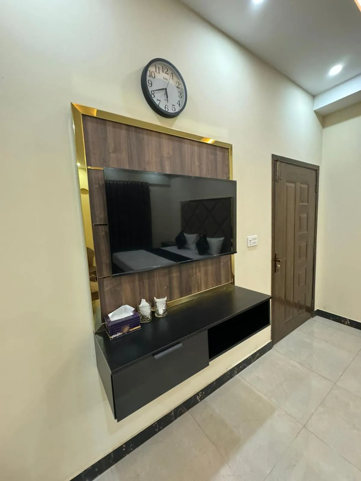 TV and multimedia in Gold Pine Hotel Lahore