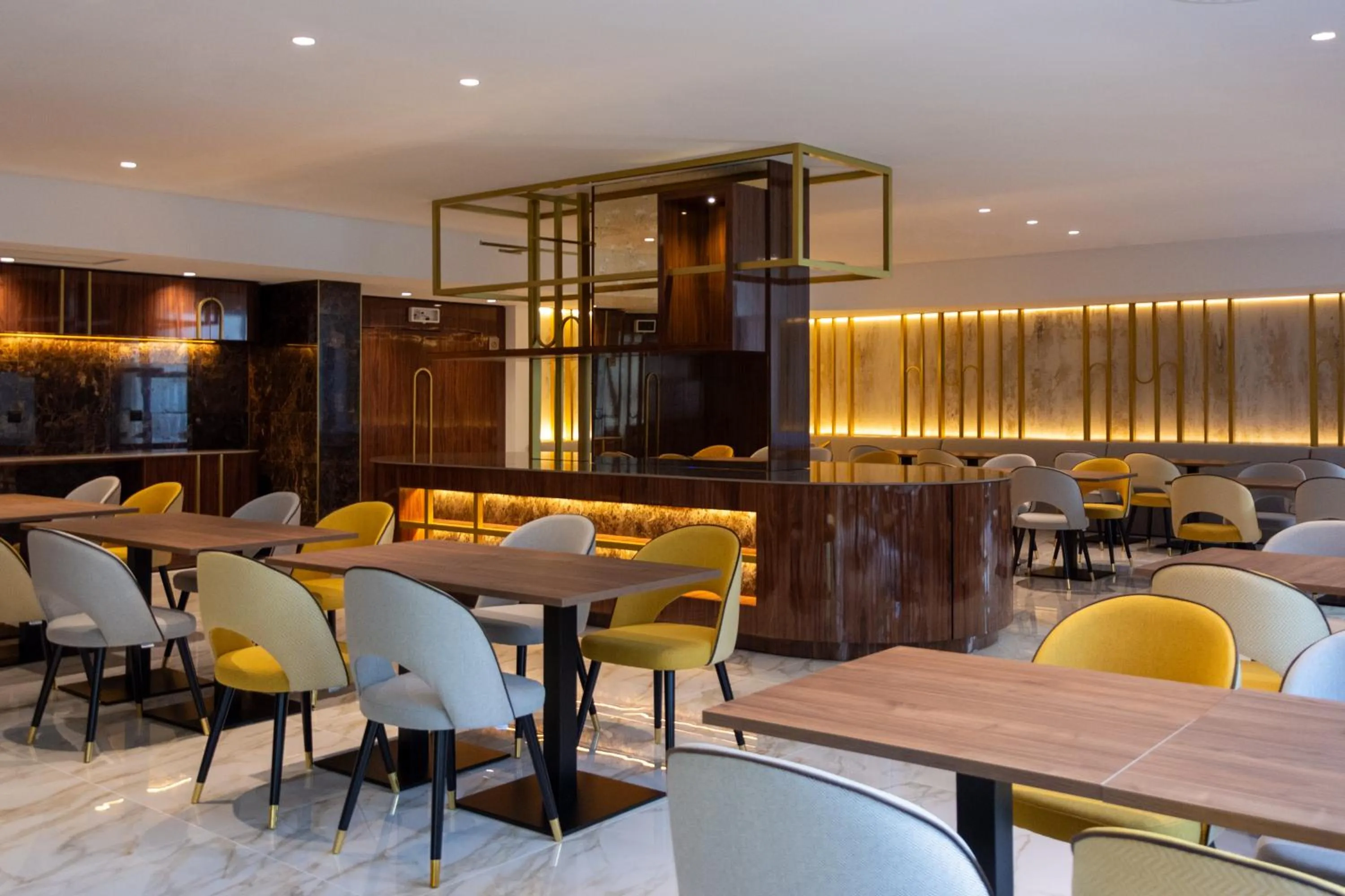 Breakfast in VIP Executive Suites do Marquês Hotel