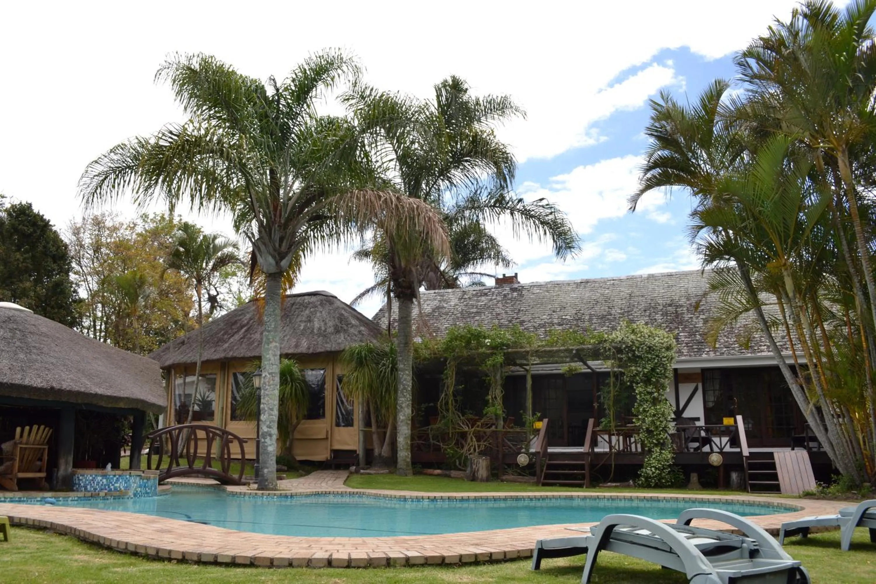 Swimming pool in Fish Eagle Manor