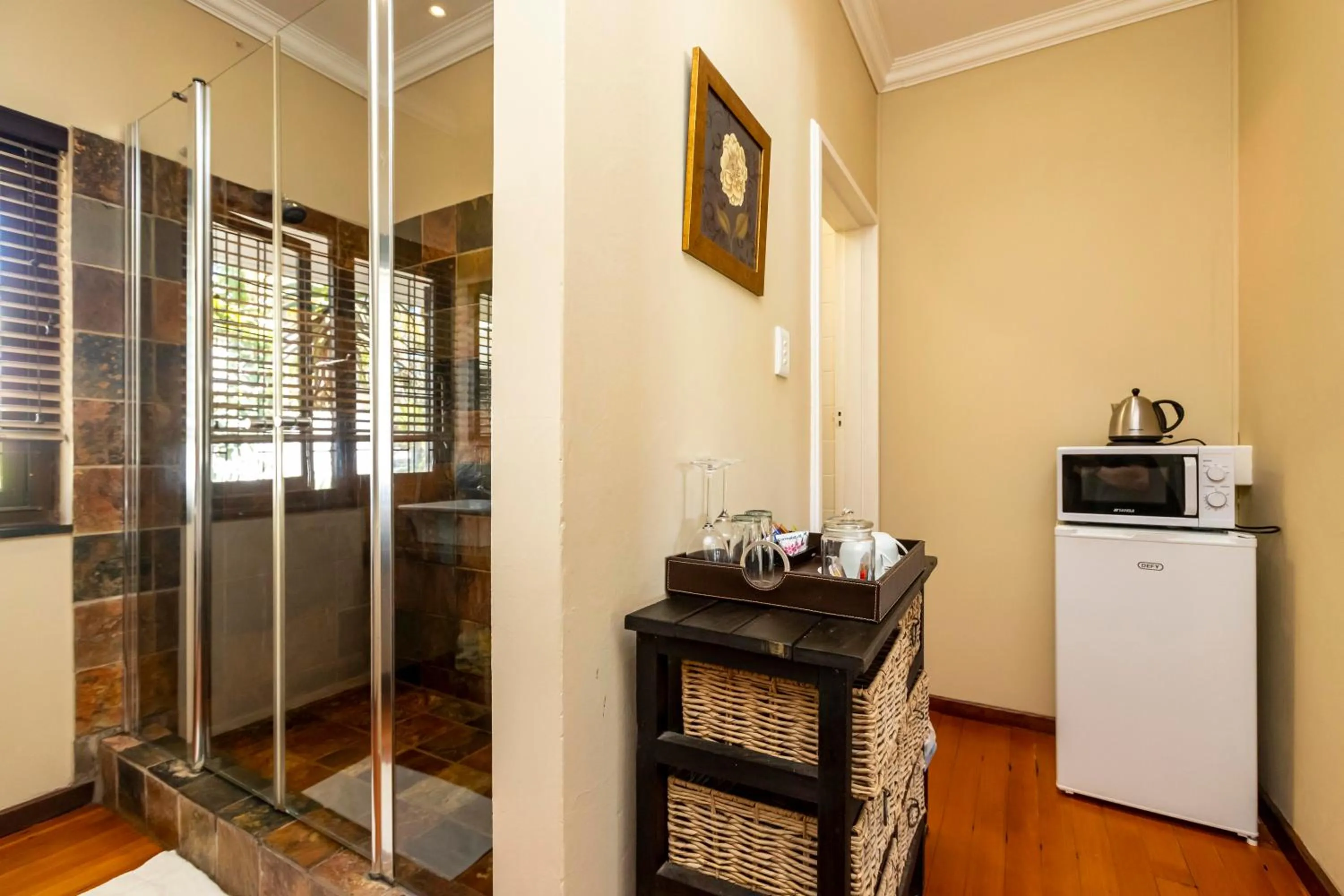 Shower in Fish Eagle Manor