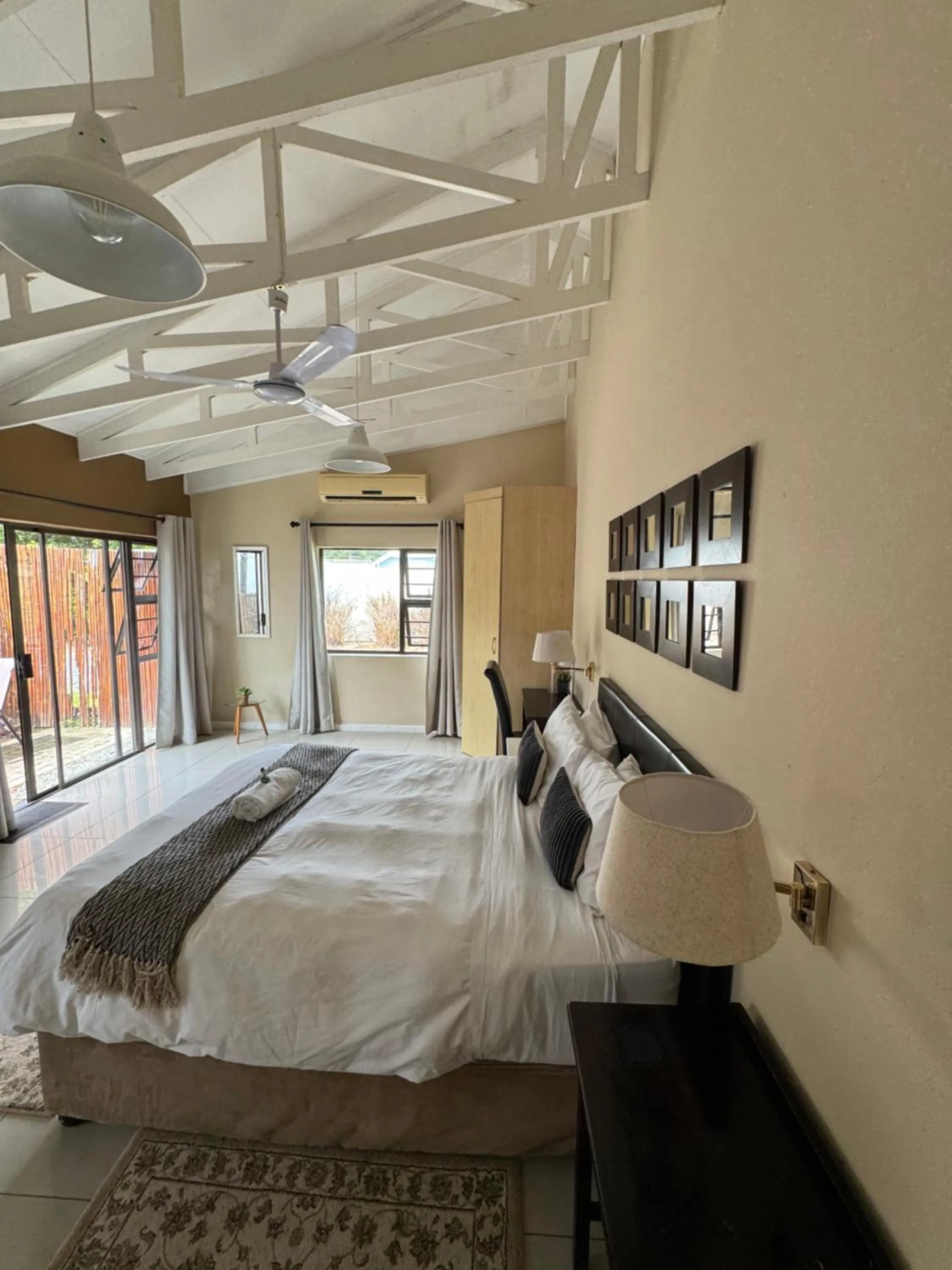 Photo of the whole room, Bed in Fish Eagle Manor