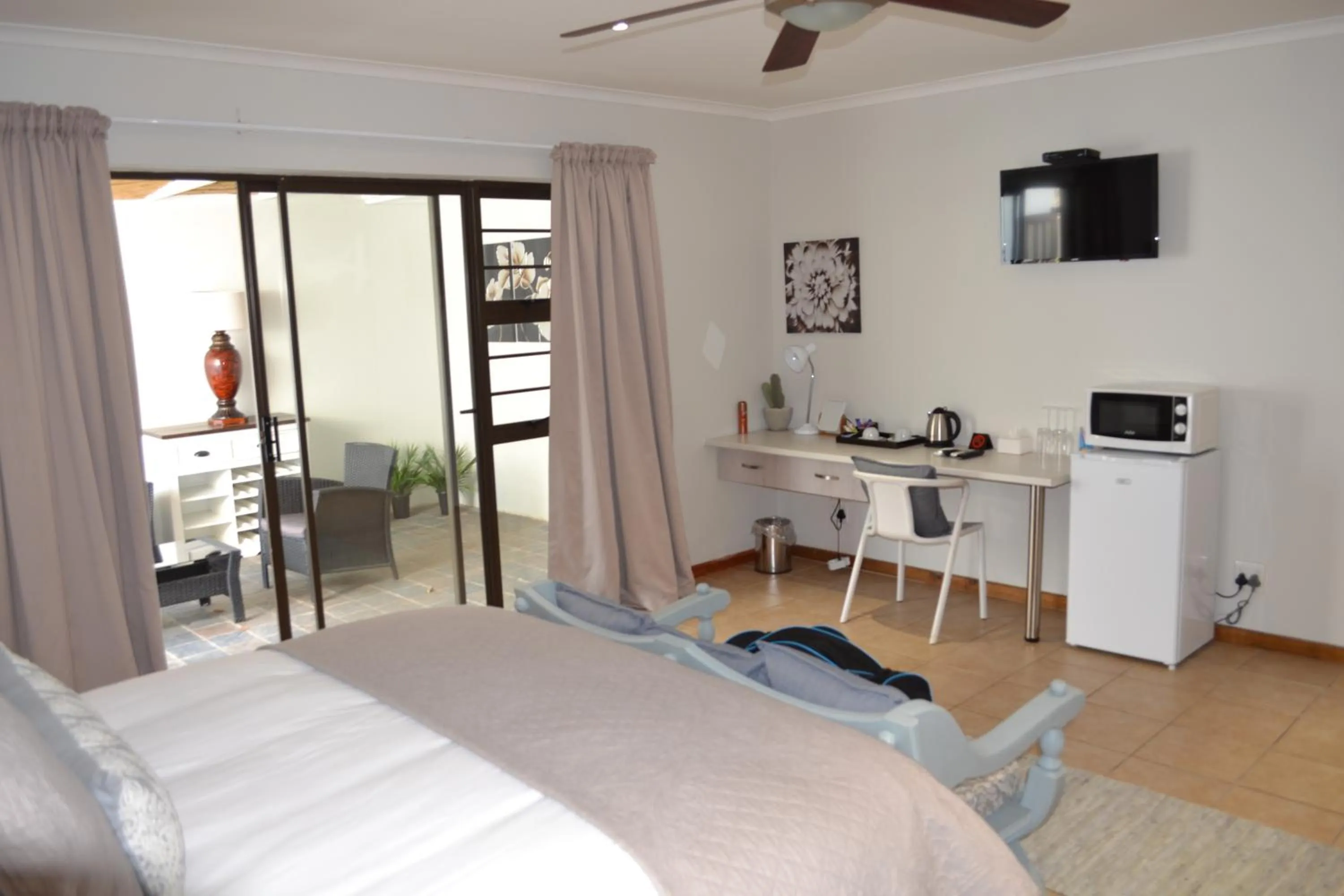 TV and multimedia, Bed in Fish Eagle Manor