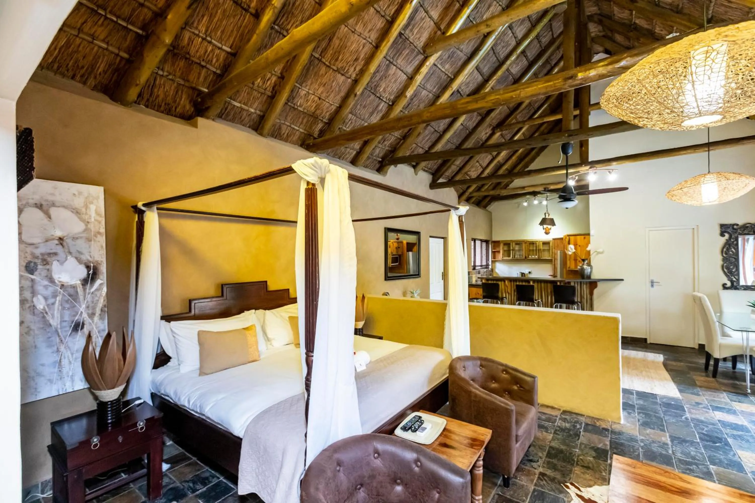 Bedroom, Bed in Fish Eagle Manor